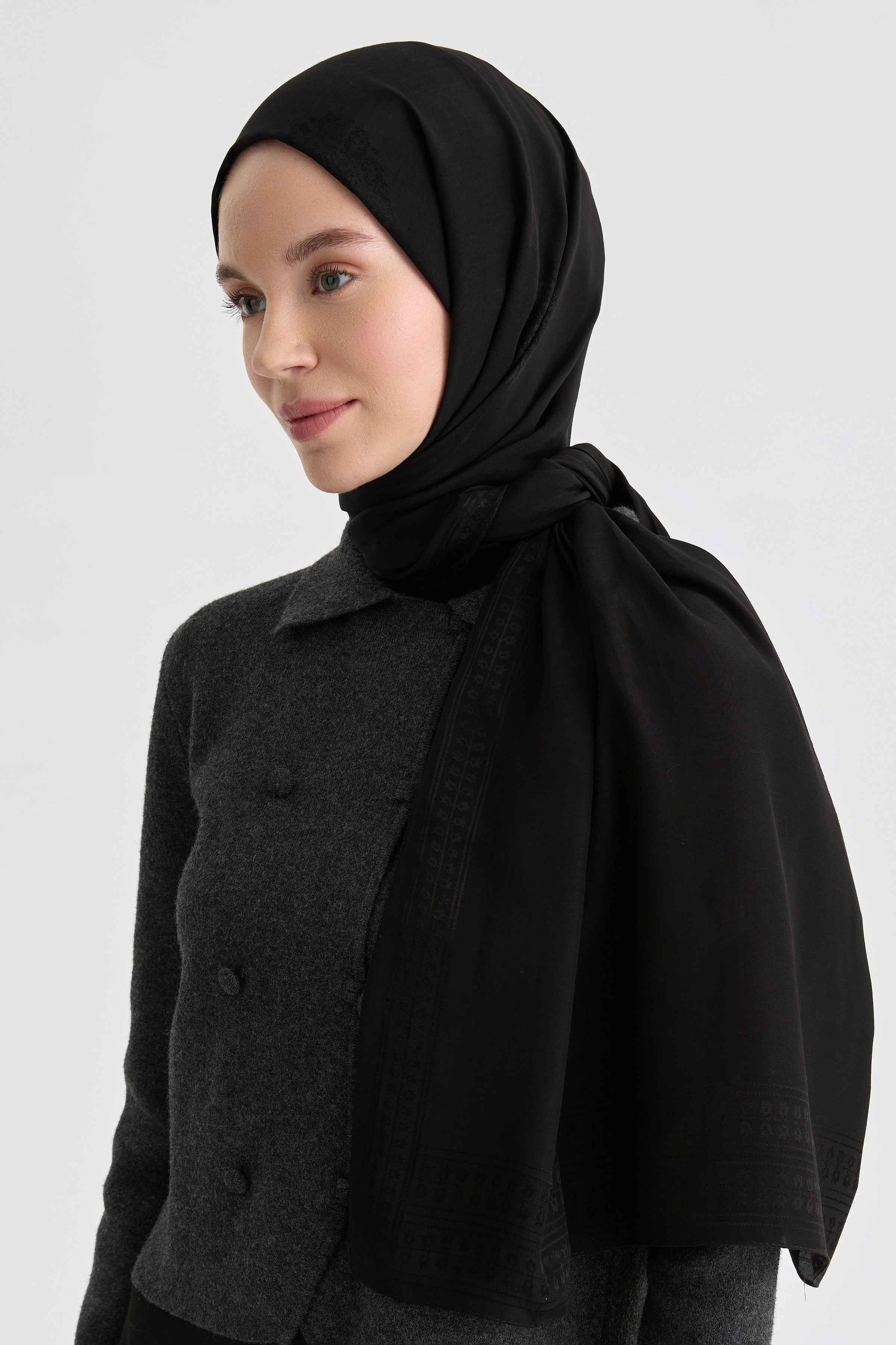 Füruzan Jakar Natural Şal - Siyah TUGBA