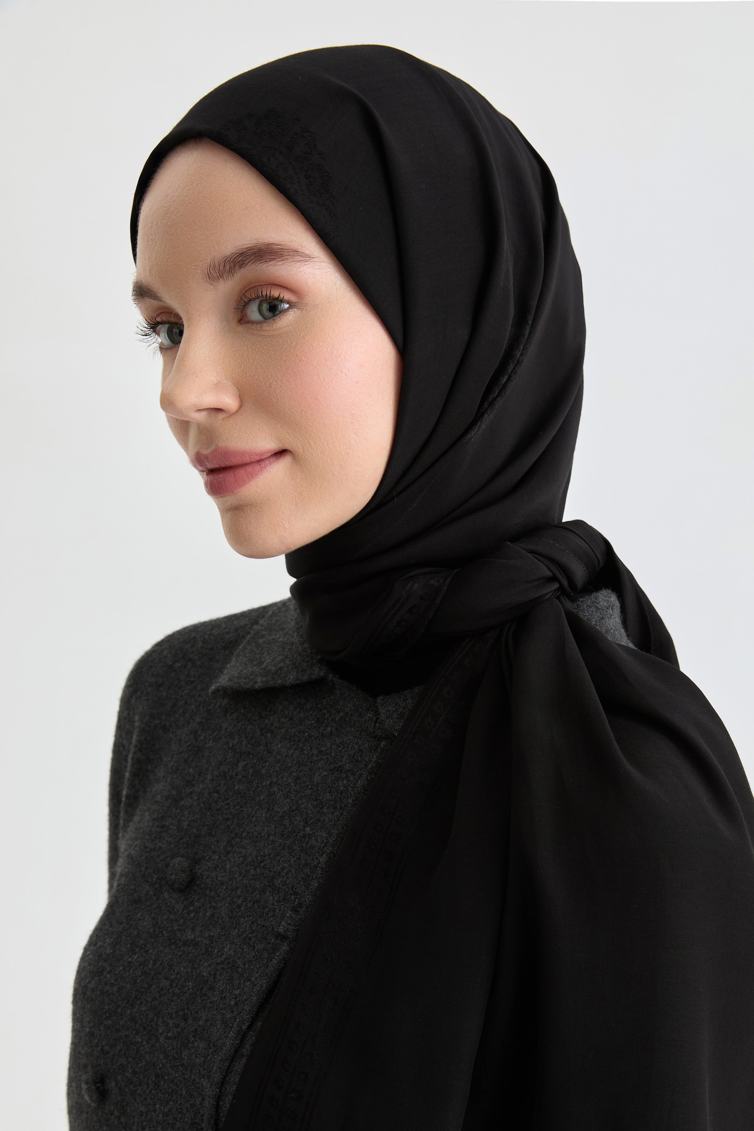 Füruzan Jakar Natural Şal - Siyah TUGBA