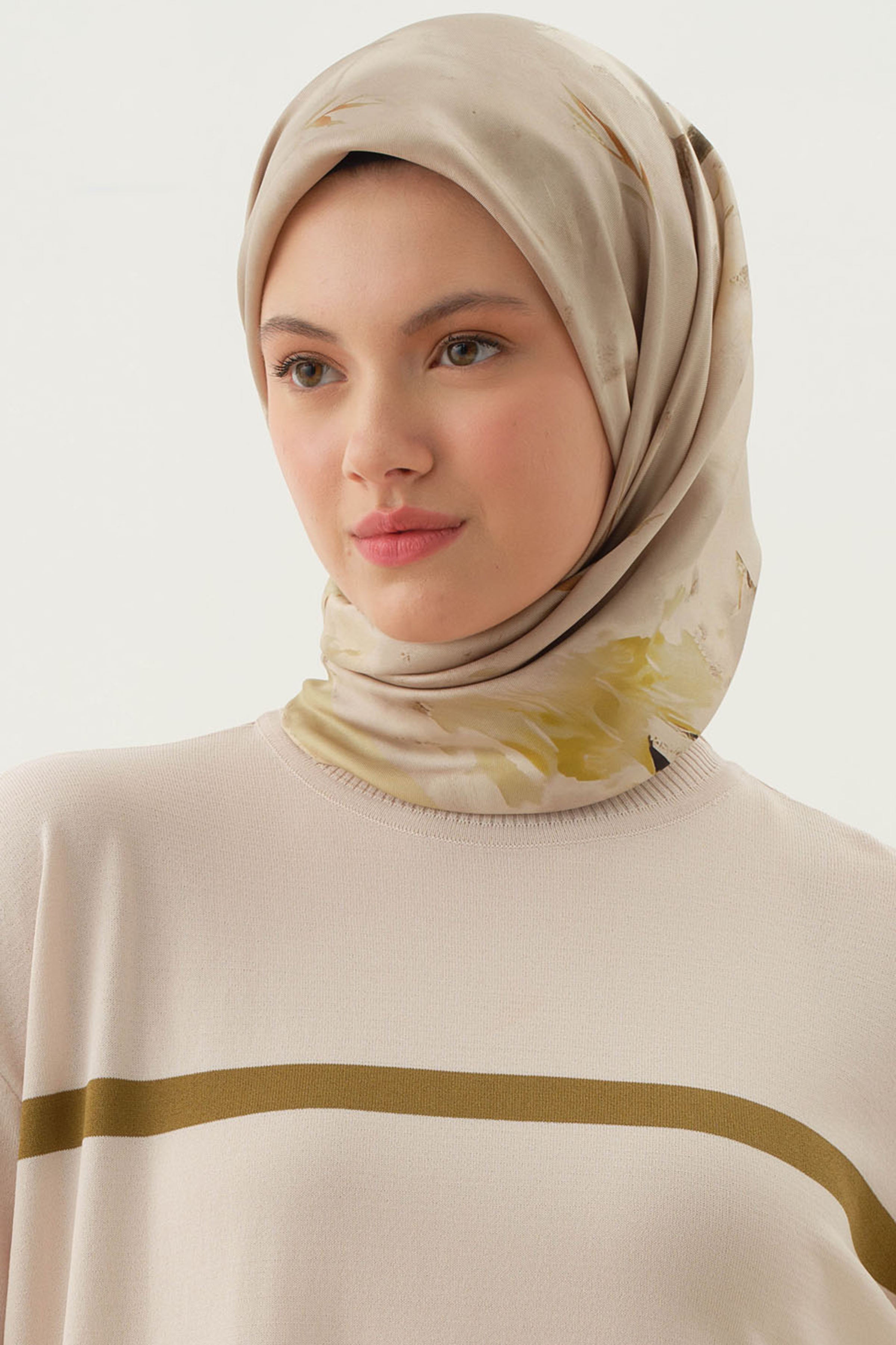 Fulya Twill İpek Eşarp - Yeşil TUGBA