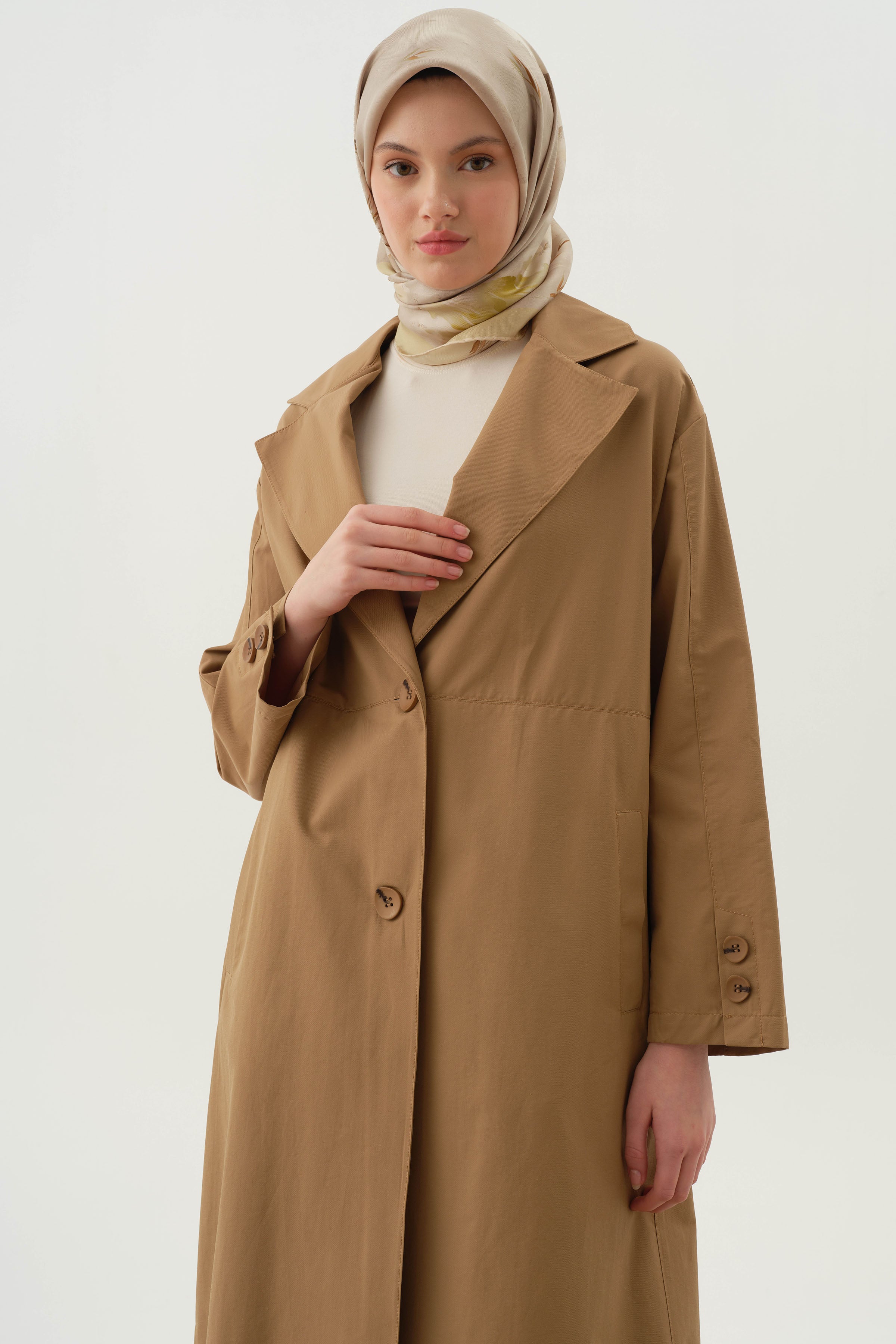 Kesik Detaylı Trençkot - Camel TUGBA