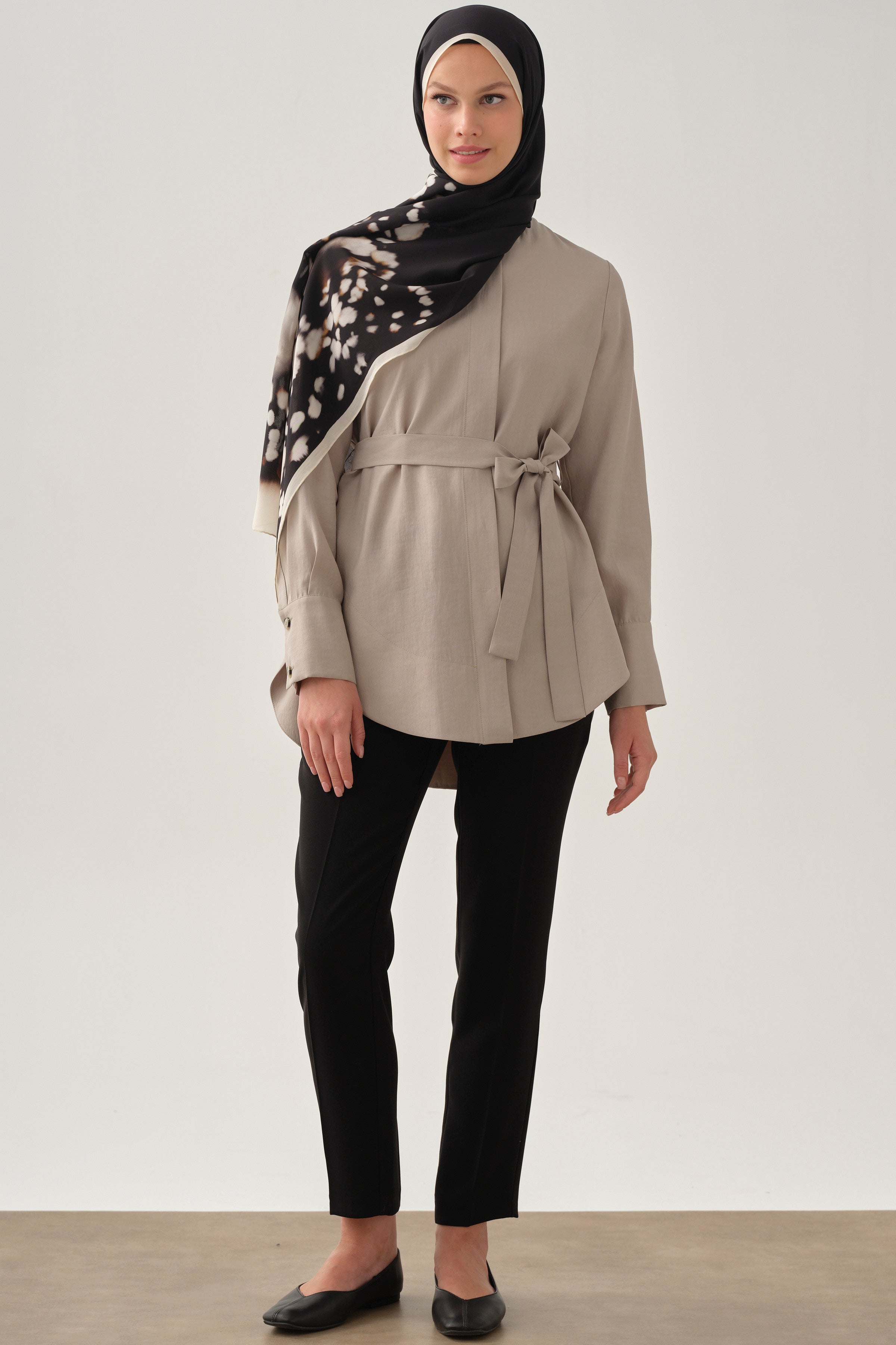 Bel Lastikli Dar Paça Pantolon - Siyah TUGBA