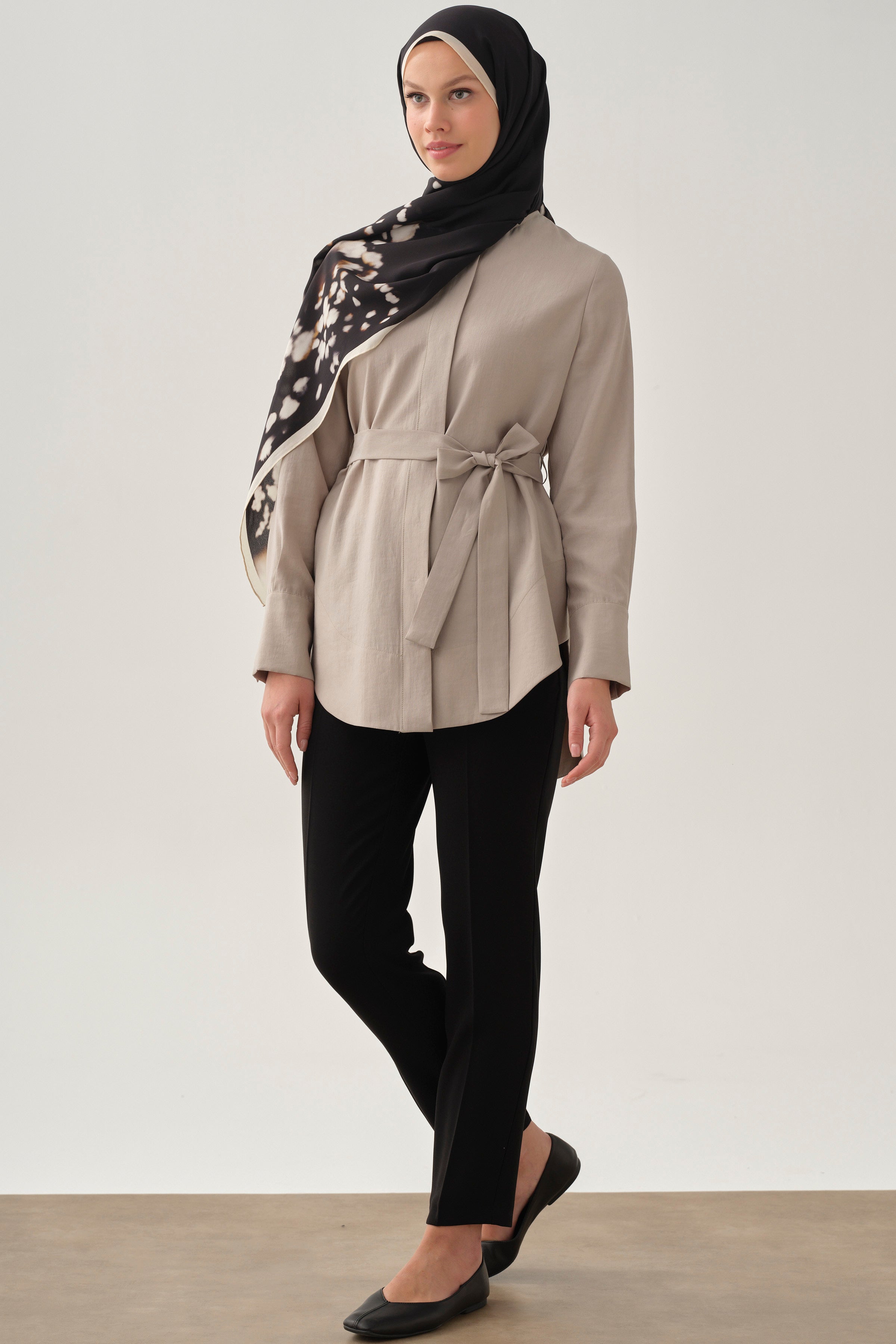 Bel Lastikli Dar Paça Pantolon - Siyah TUGBA