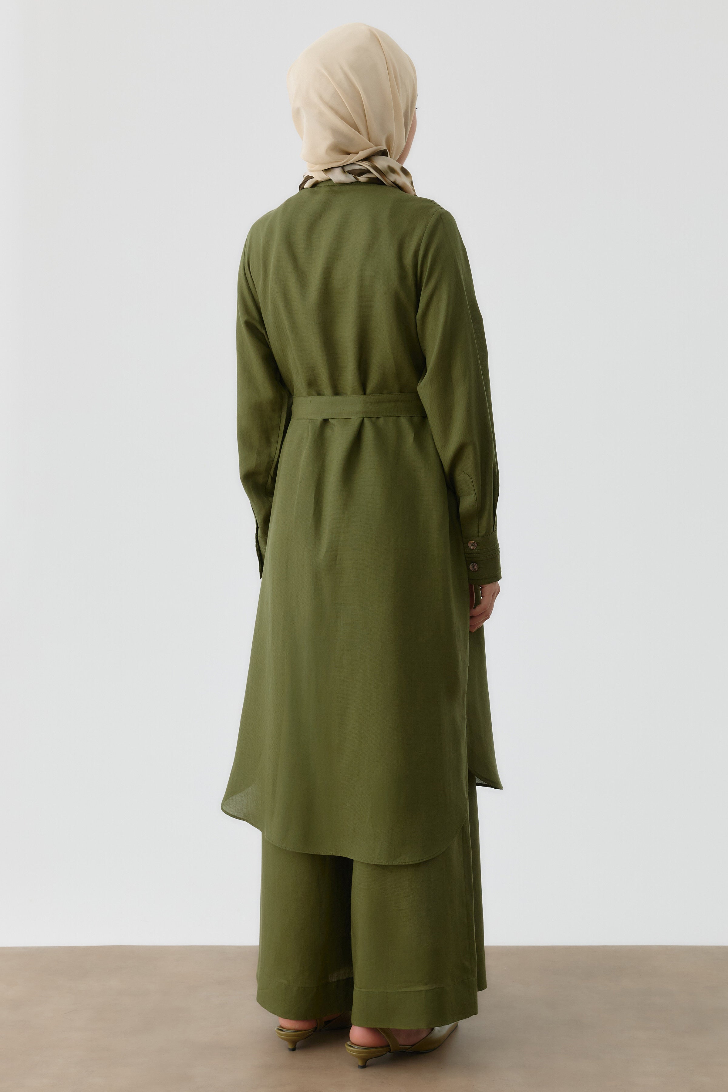 Nervür Detaylı Yırtmaçlı Tunik - Haki TUGBA