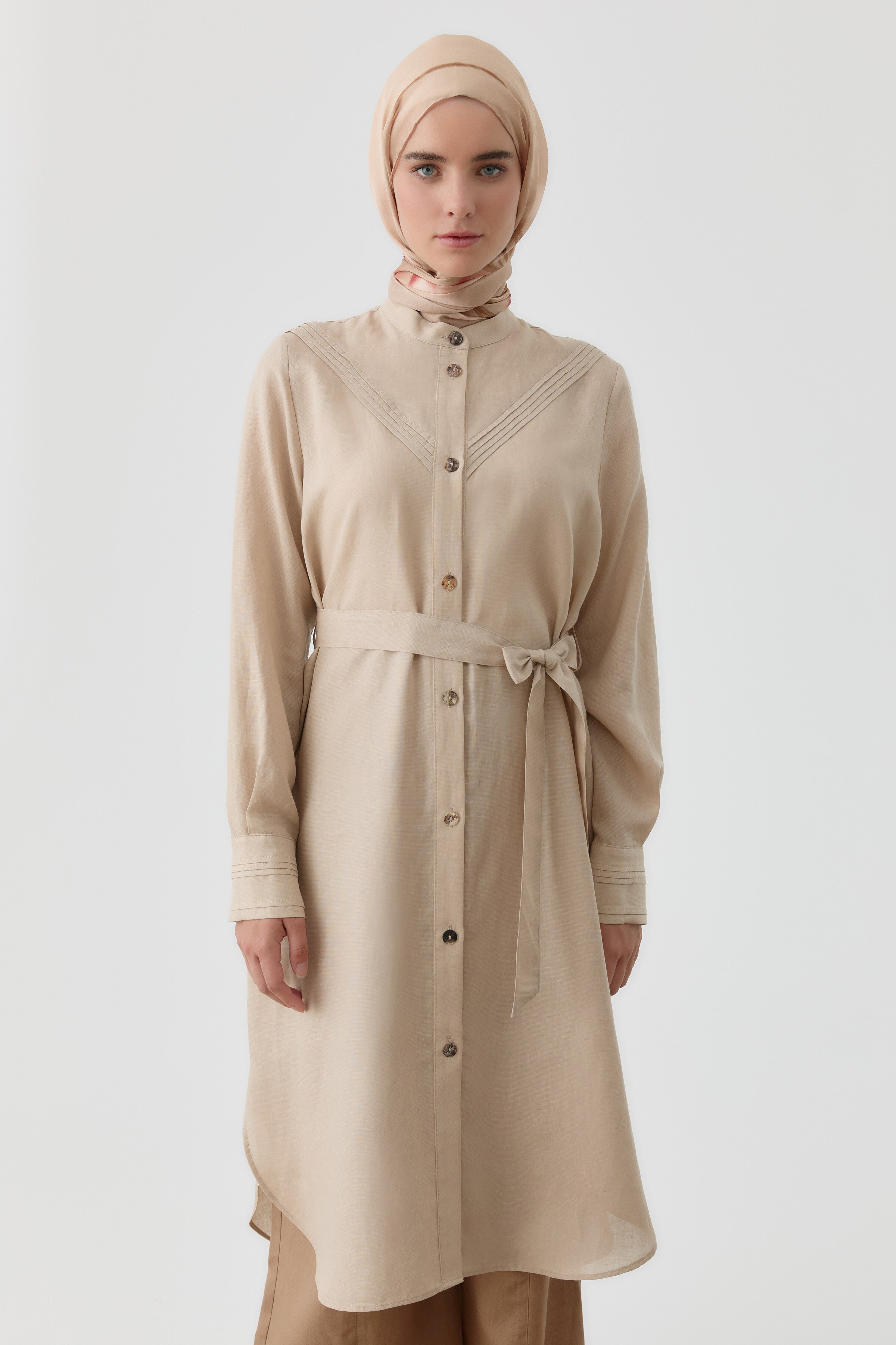 Nervür Detaylı Yırtmaçlı Tunik - Bej TUGBA