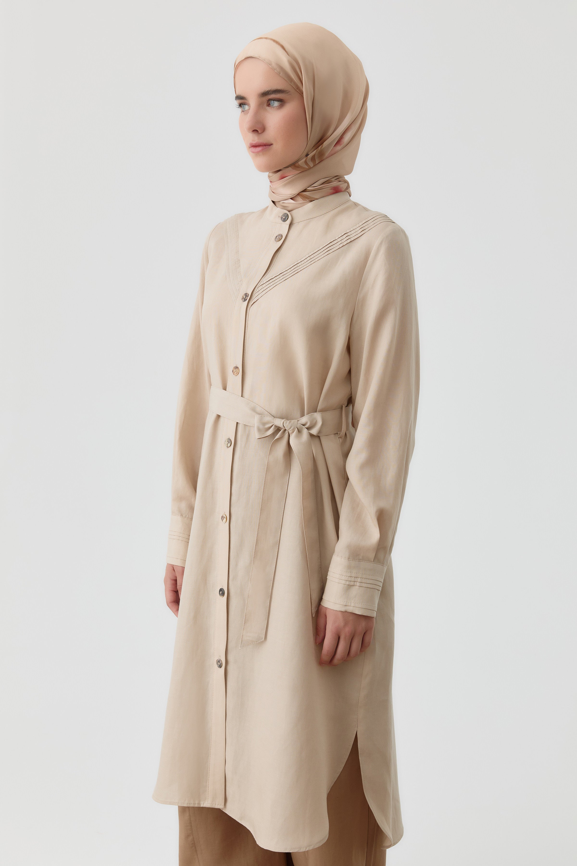 Nervür Detaylı Yırtmaçlı Tunik - Bej TUGBA