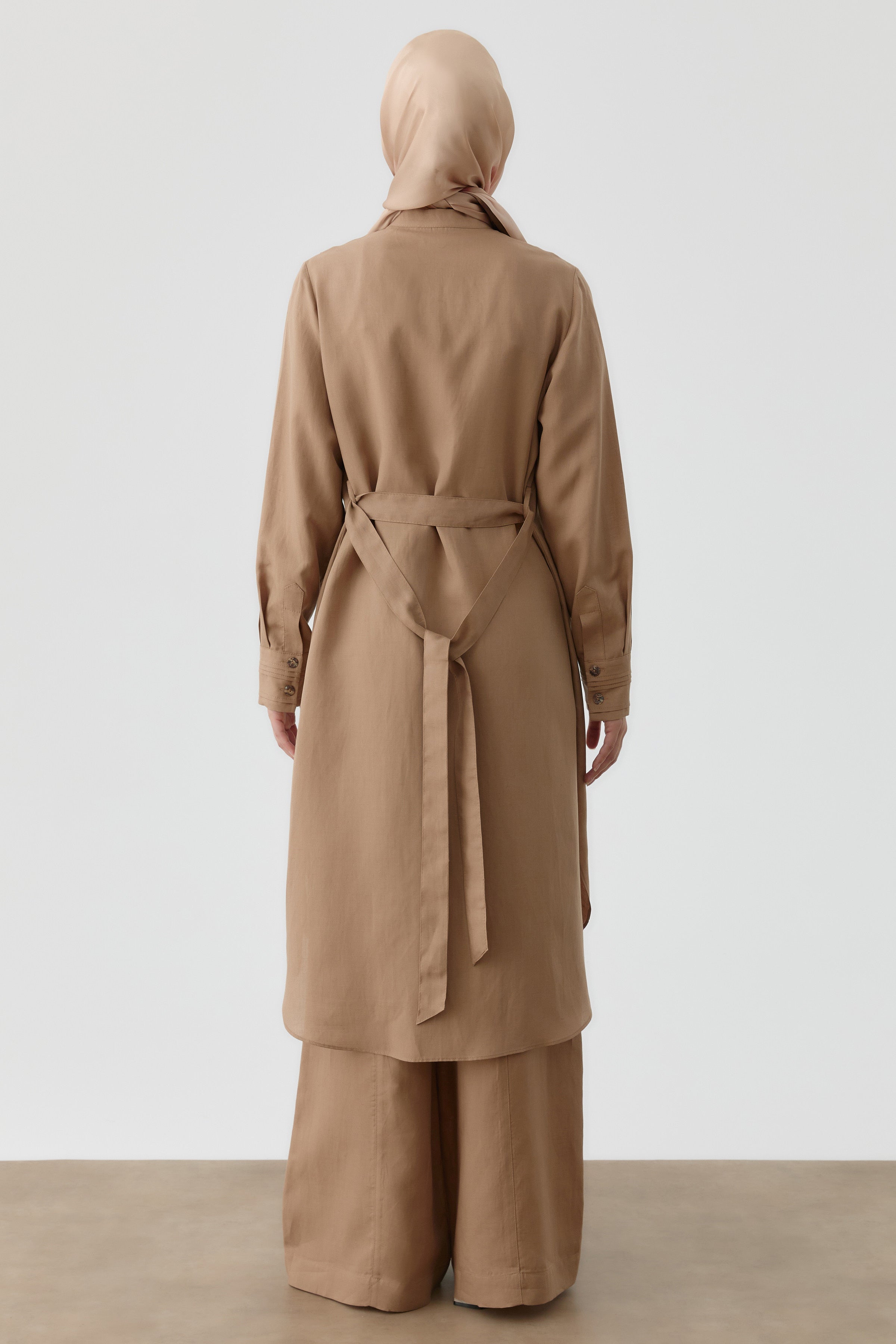 Nervür Detaylı Yırtmaçlı Tunik - Vizon TUGBA