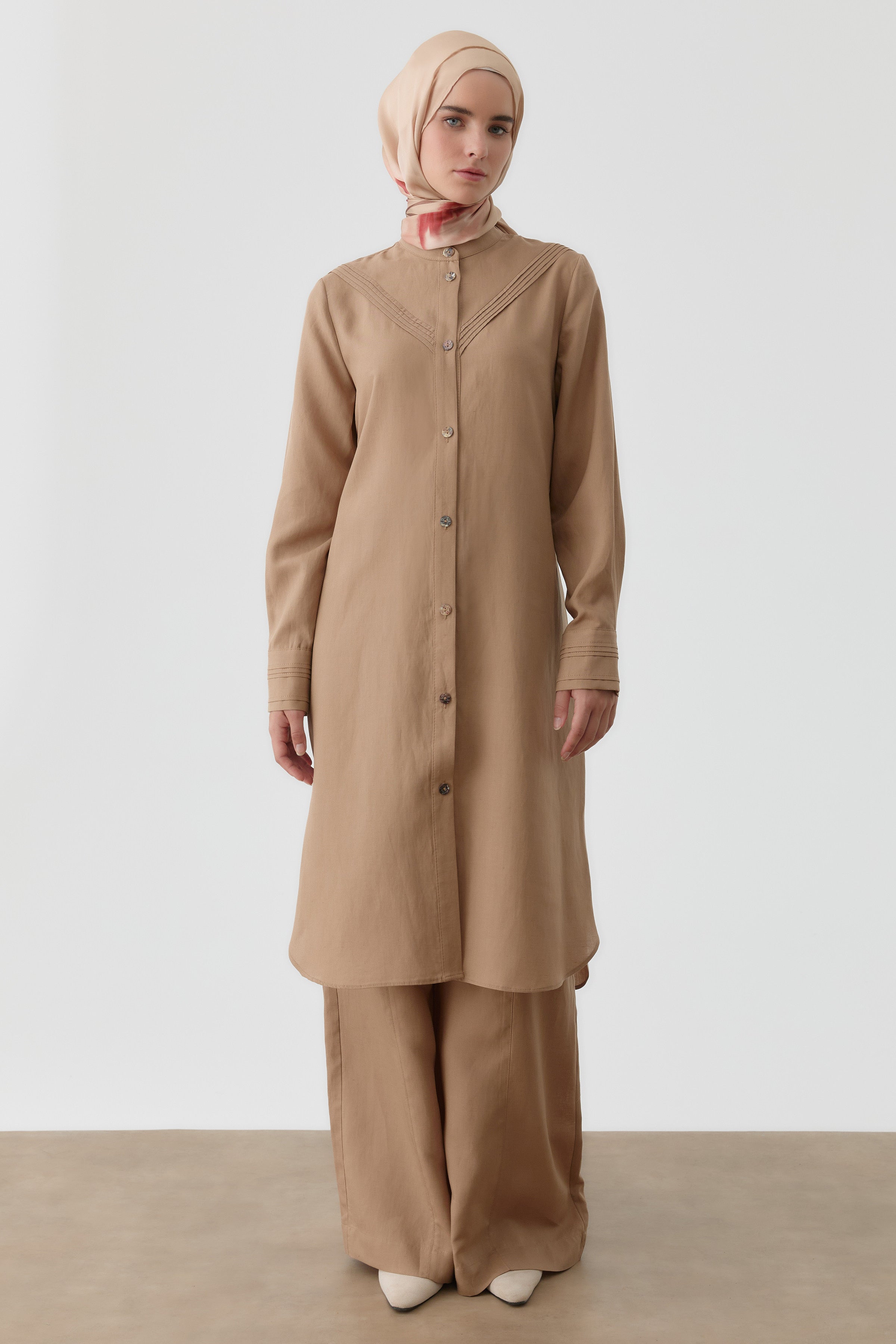 Nervür Detaylı Yırtmaçlı Tunik - Vizon TUGBA