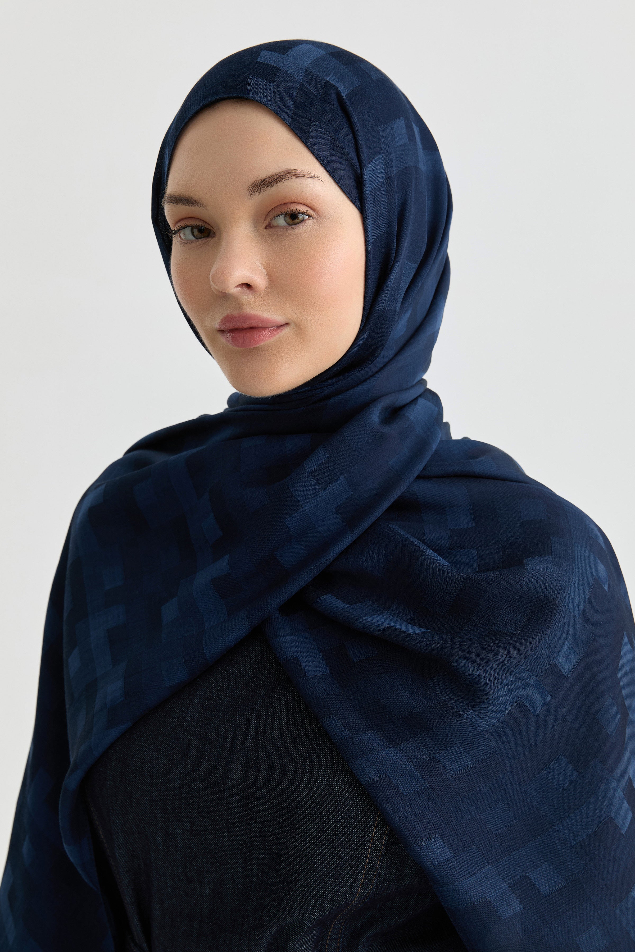 Serra Jakar Natural Şal - Lacivert TUGBA