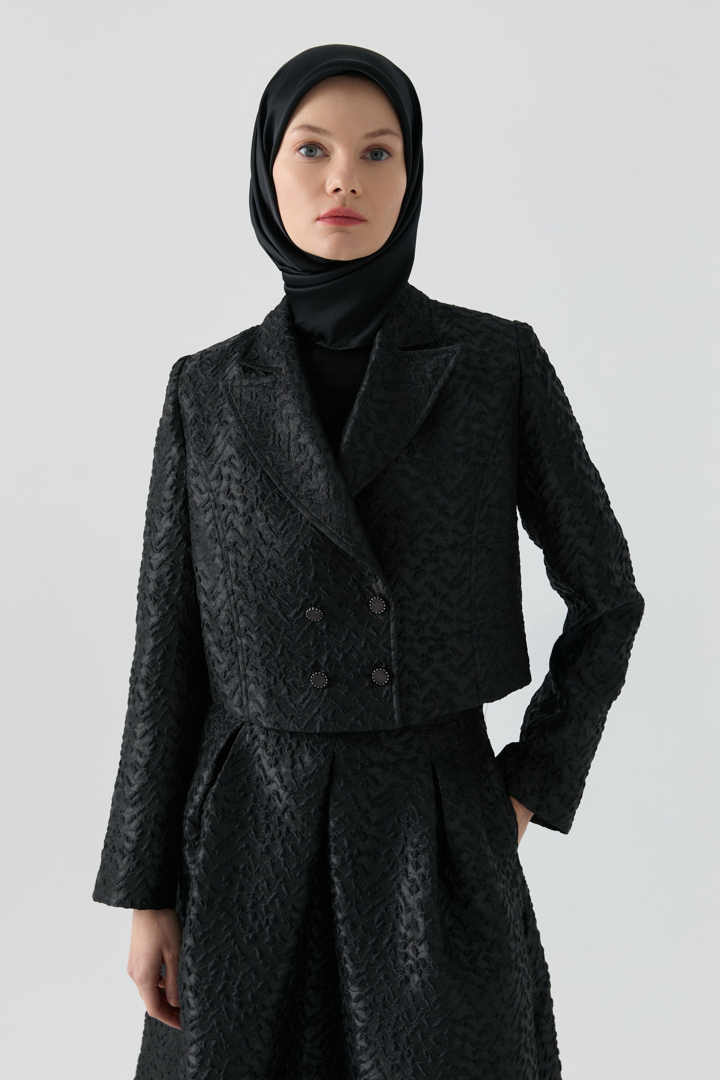 Jakarlı Etek Ceket Takım - Siyah TUGBA