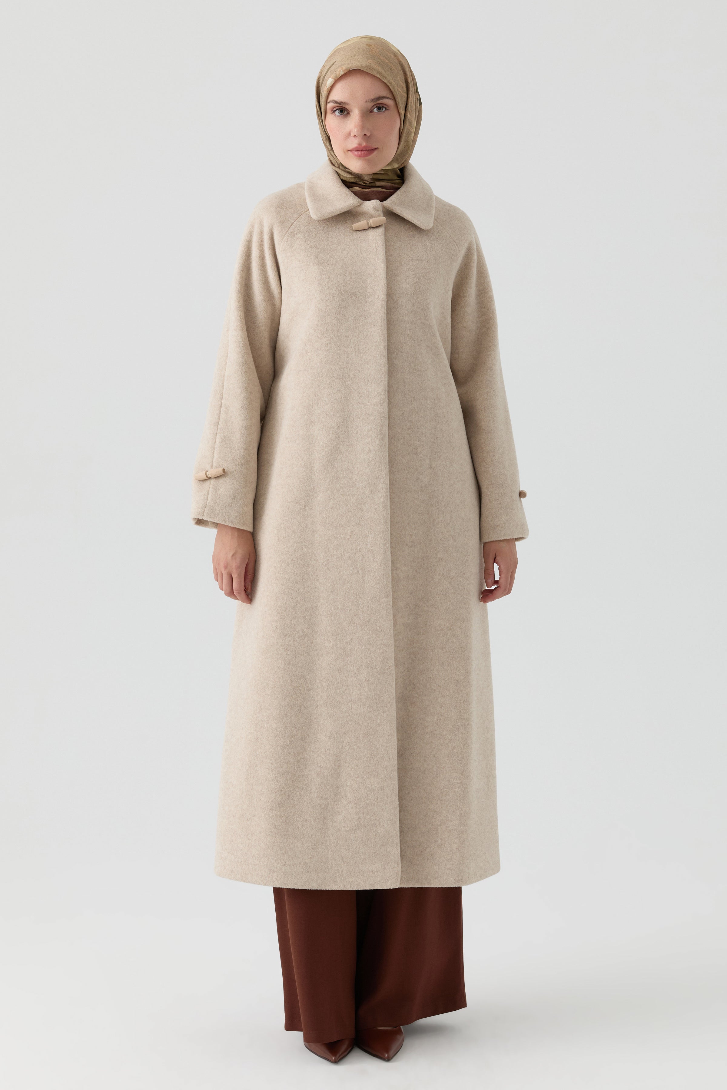 Çoban Düğme Detaylı Manto - Bej TUGBA