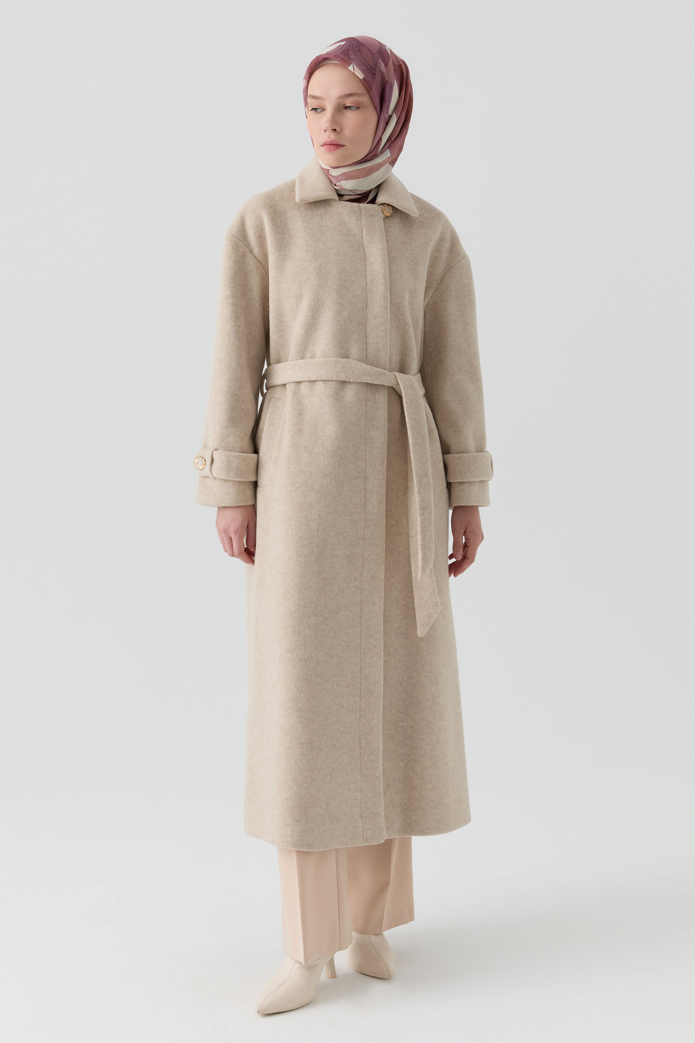 Kol Bant Detaylı Manto - Bej TUGBA