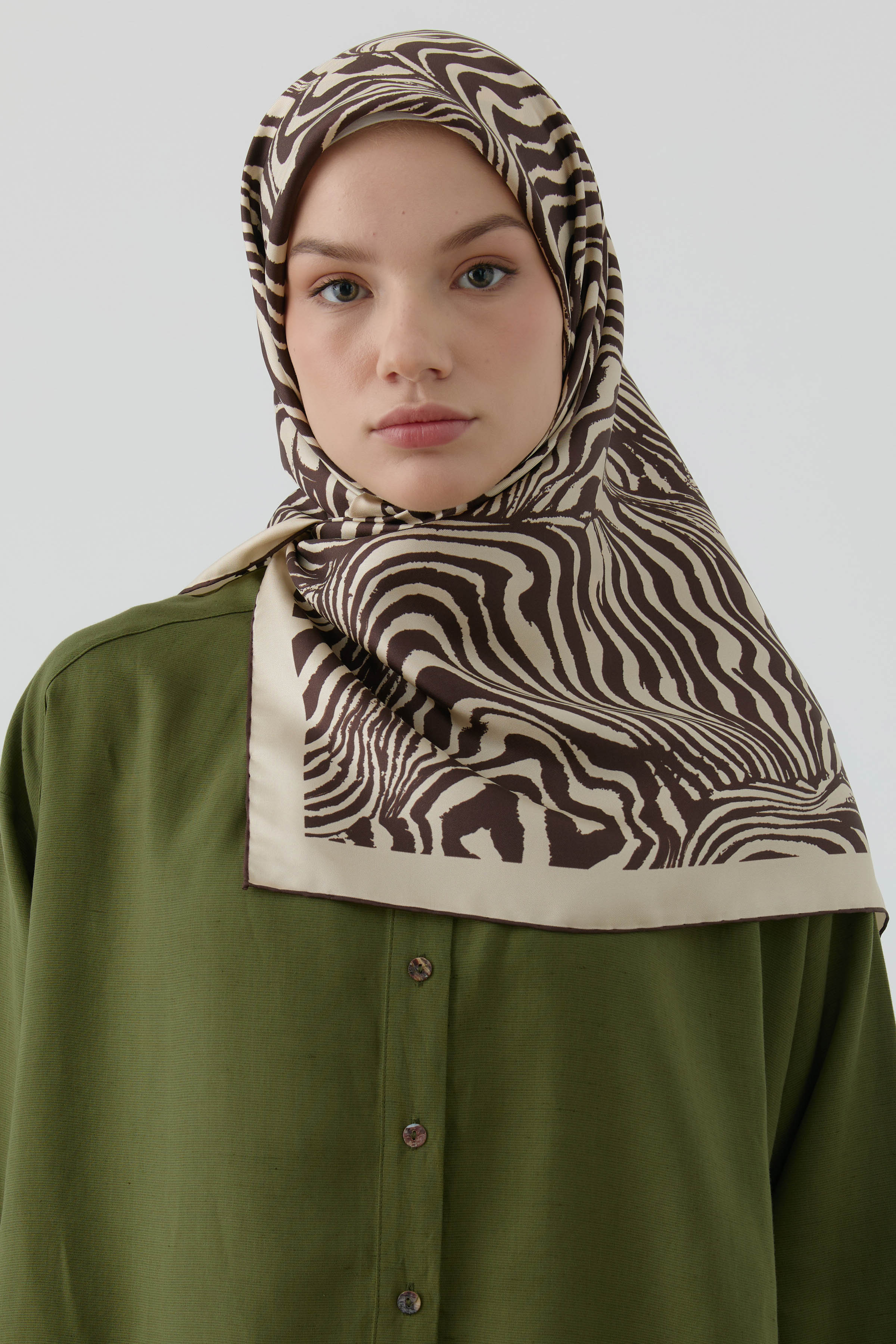 Nilda Twill İpek Eşarp - Bej - Kahve TUGBA