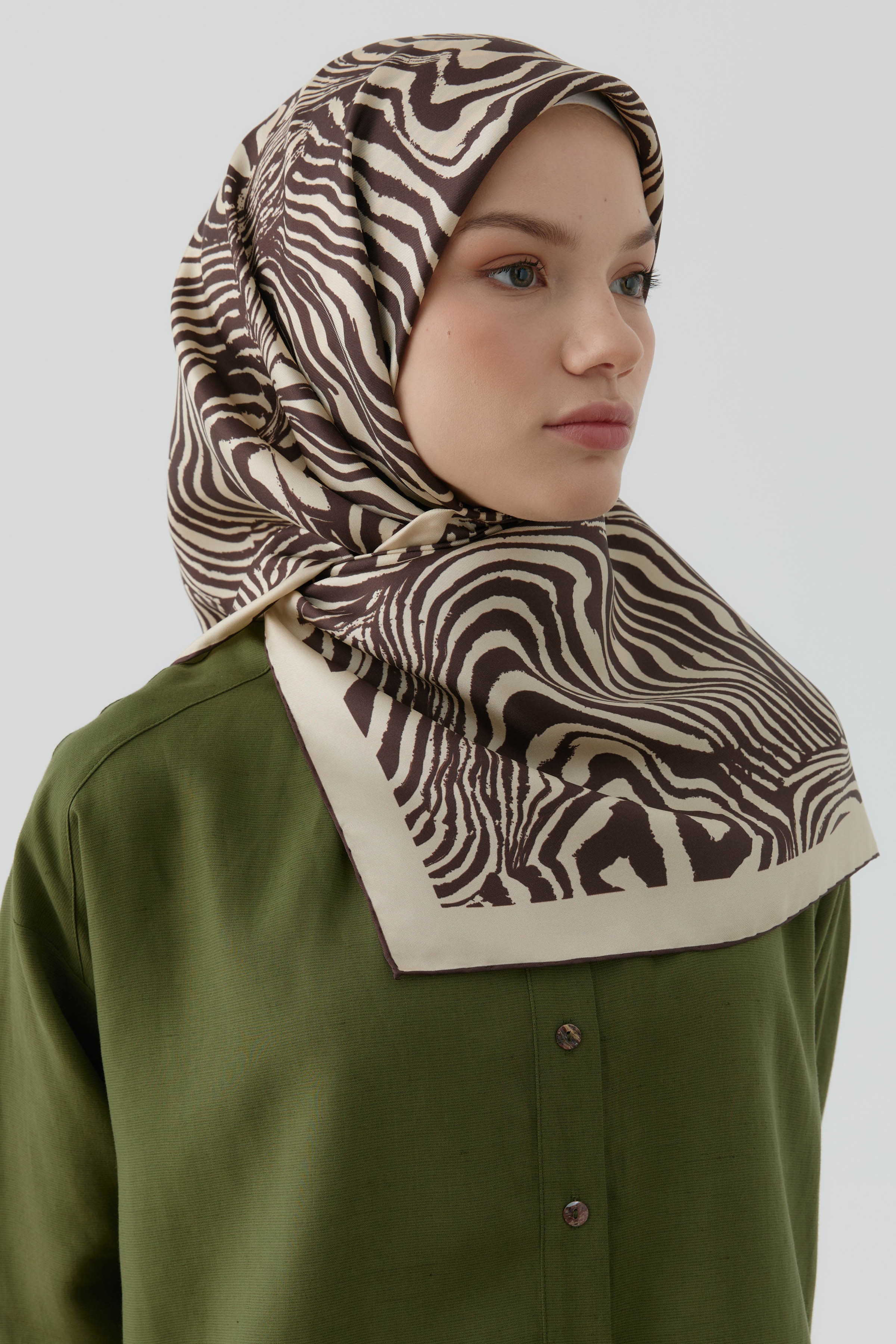 Nilda Twill İpek Eşarp - Bej - Kahve TUGBA