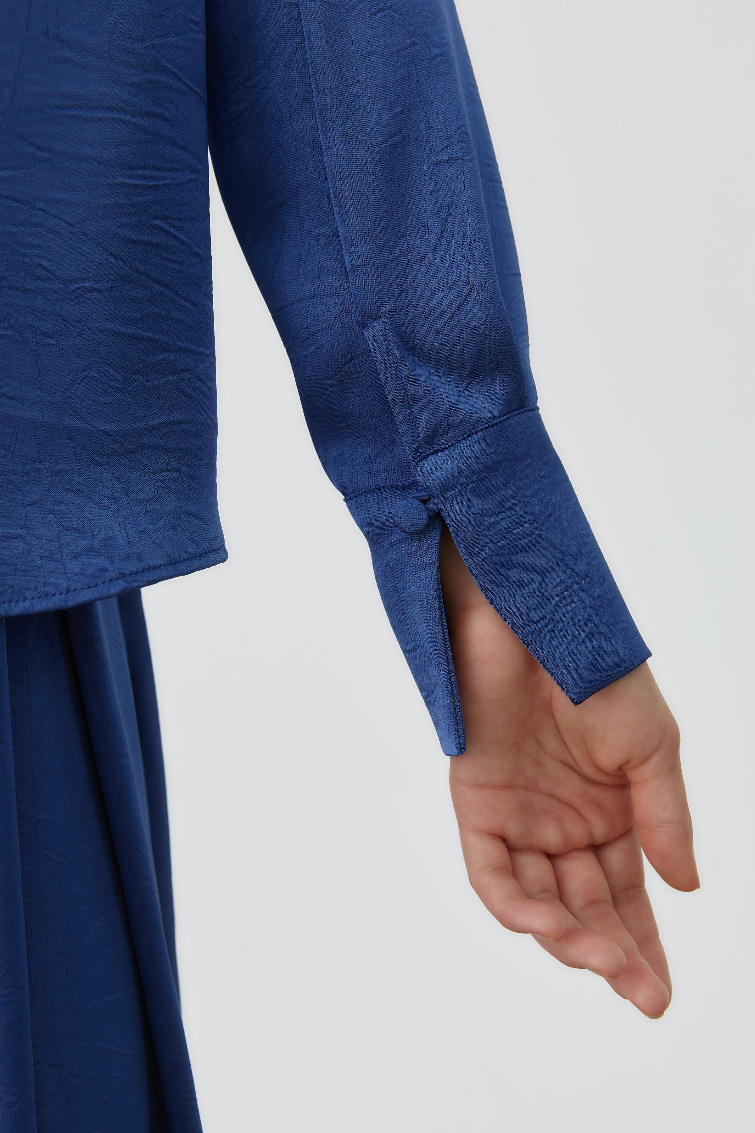 Ters Manşetli Bluz - İndigo TUGBA