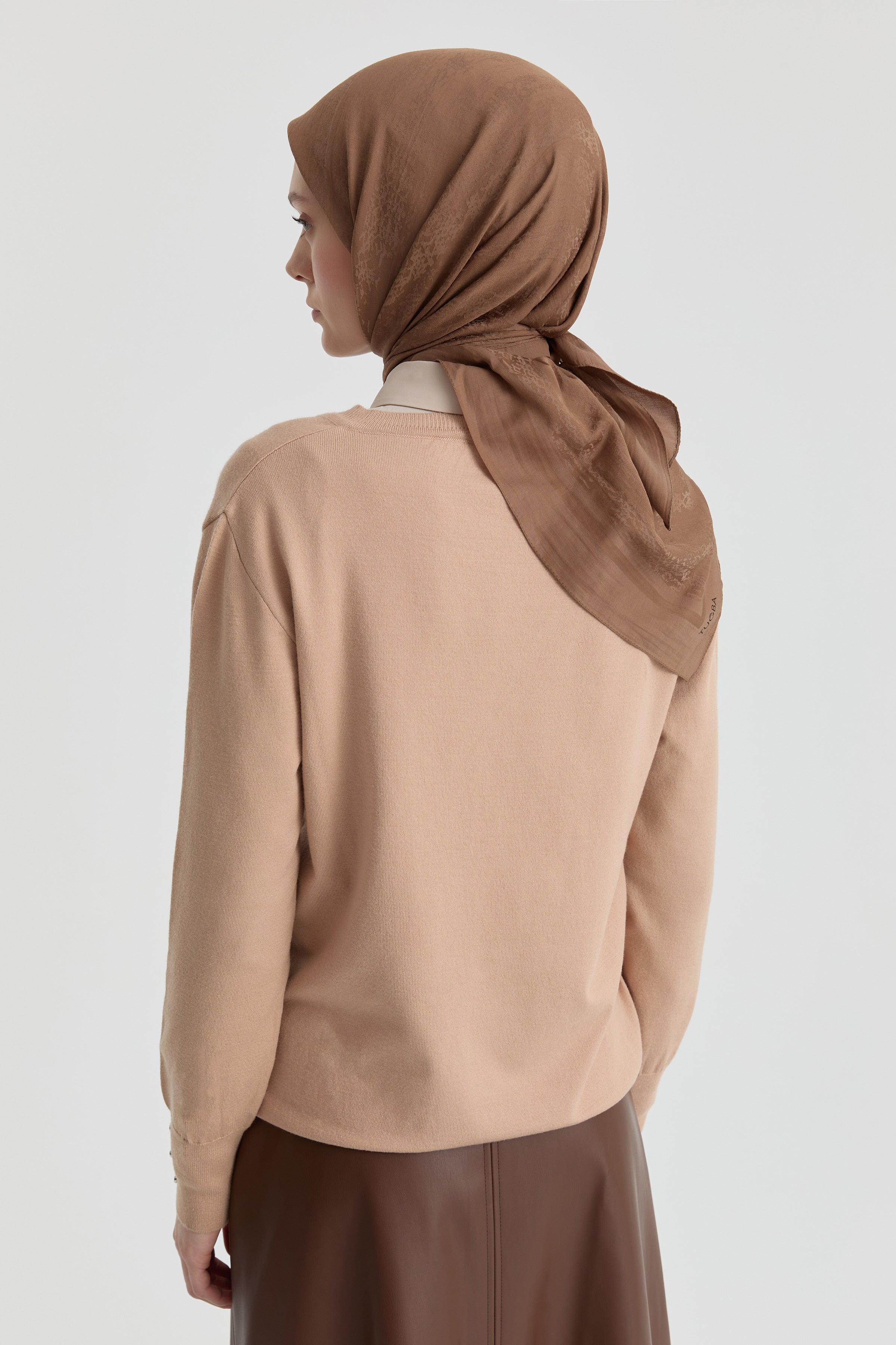 V Yaka Kol Düğme Detaylı Kazak - Camel TUGBA