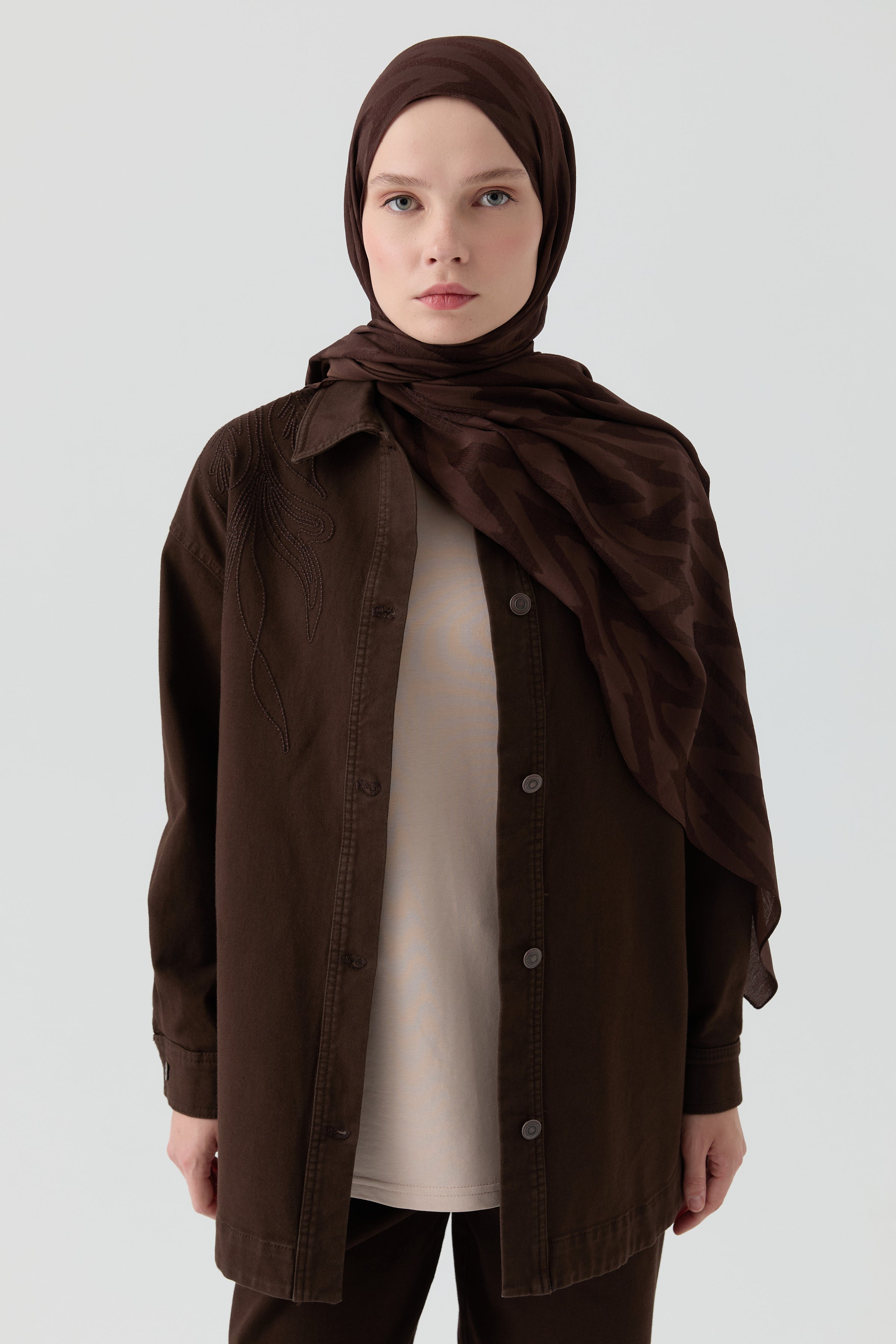 Oversize Yırtmaçlı Tişört - Bej TUGBA