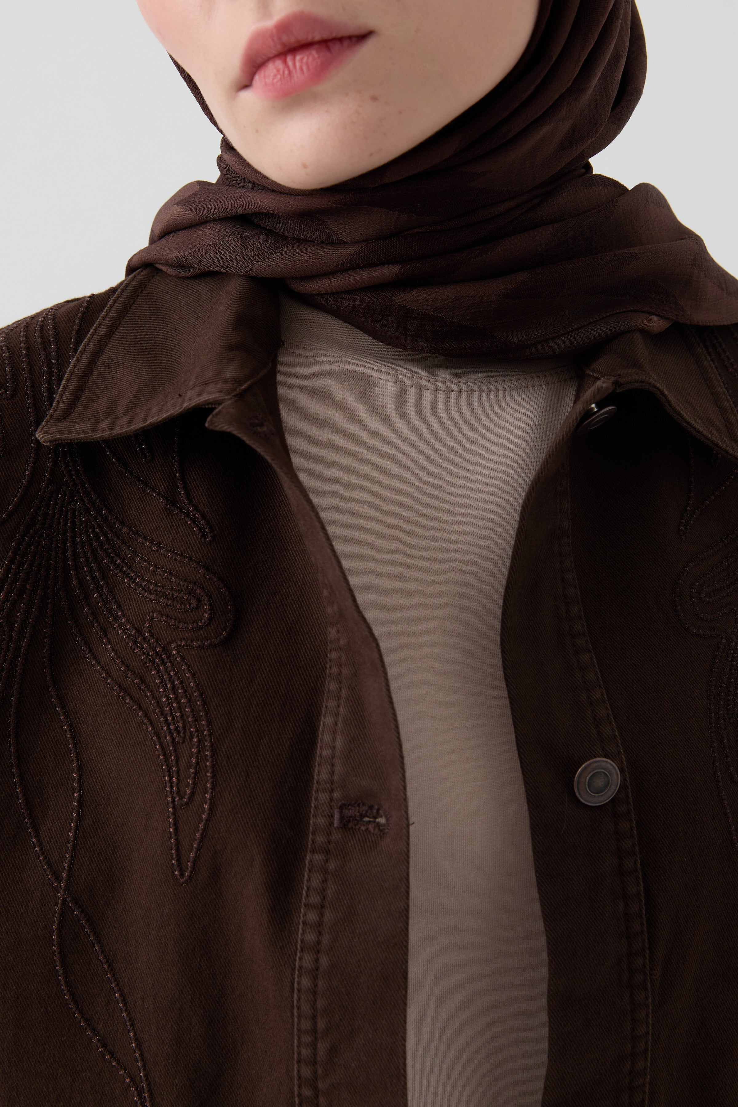 Oversize Yırtmaçlı Tişört - Bej TUGBA