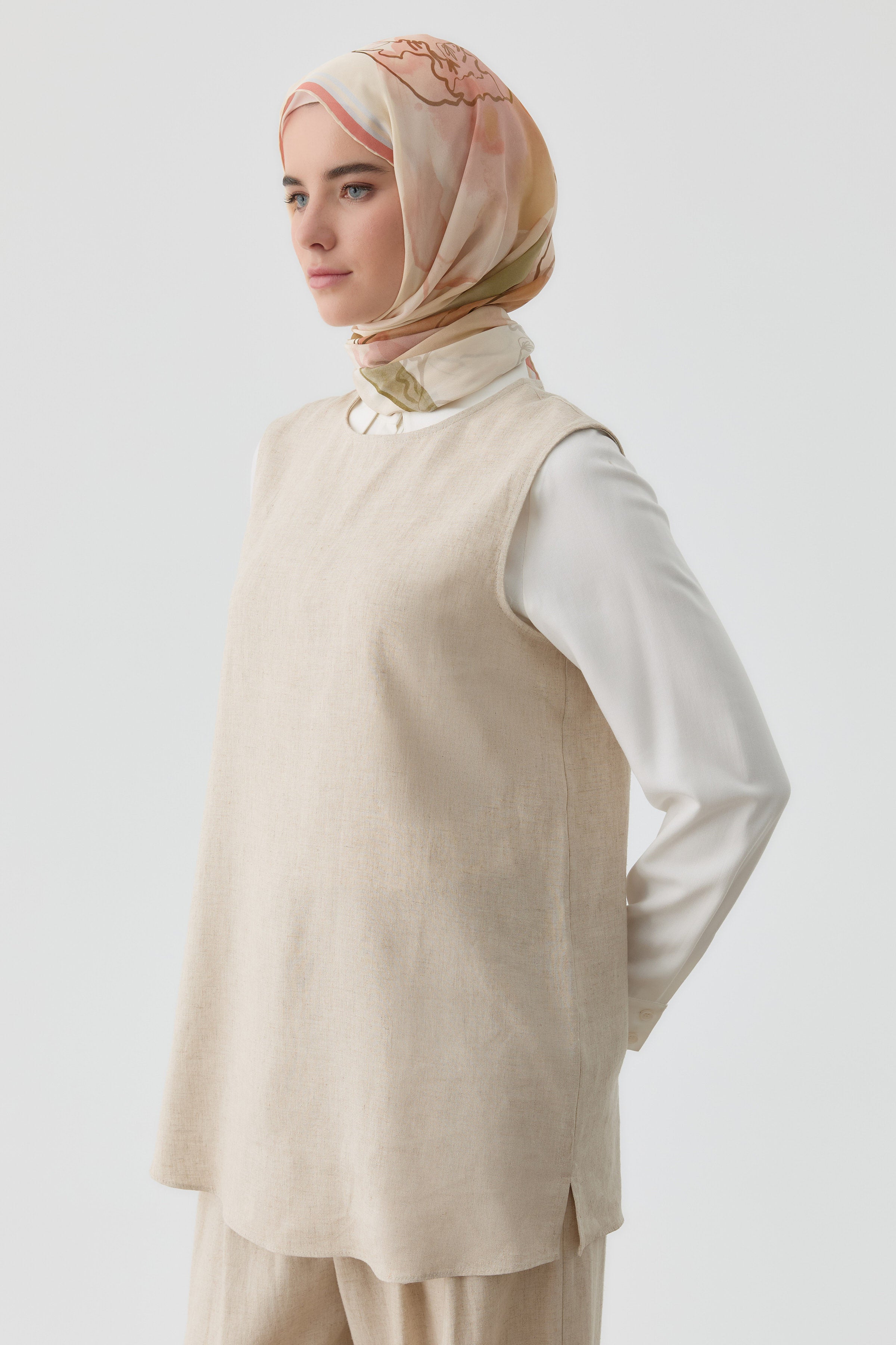 Sıfır Kol Keten Bluz - Bej TUGBA