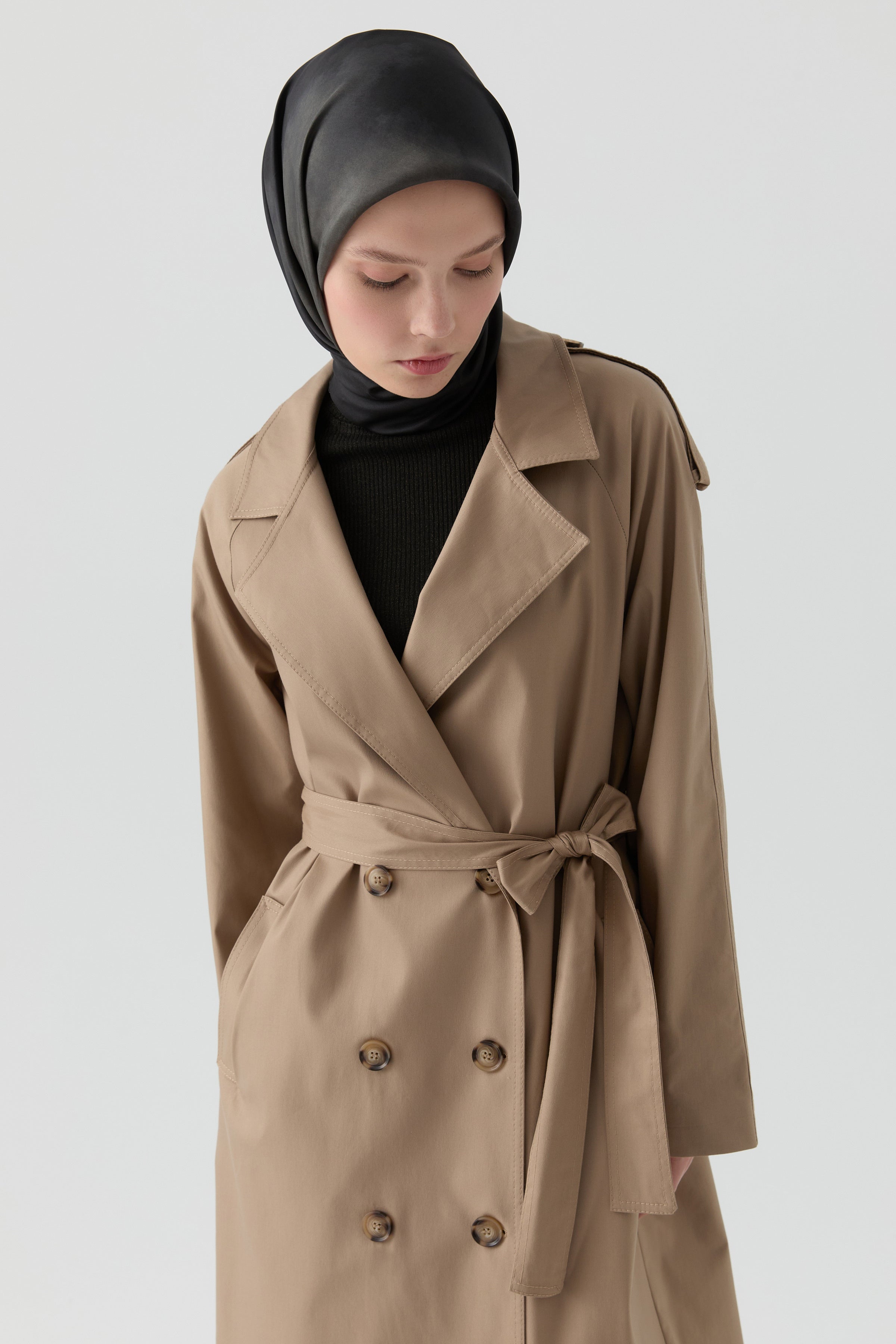 Apolet Detaylı Kruvaze Trençkot - Vizon TUGBA