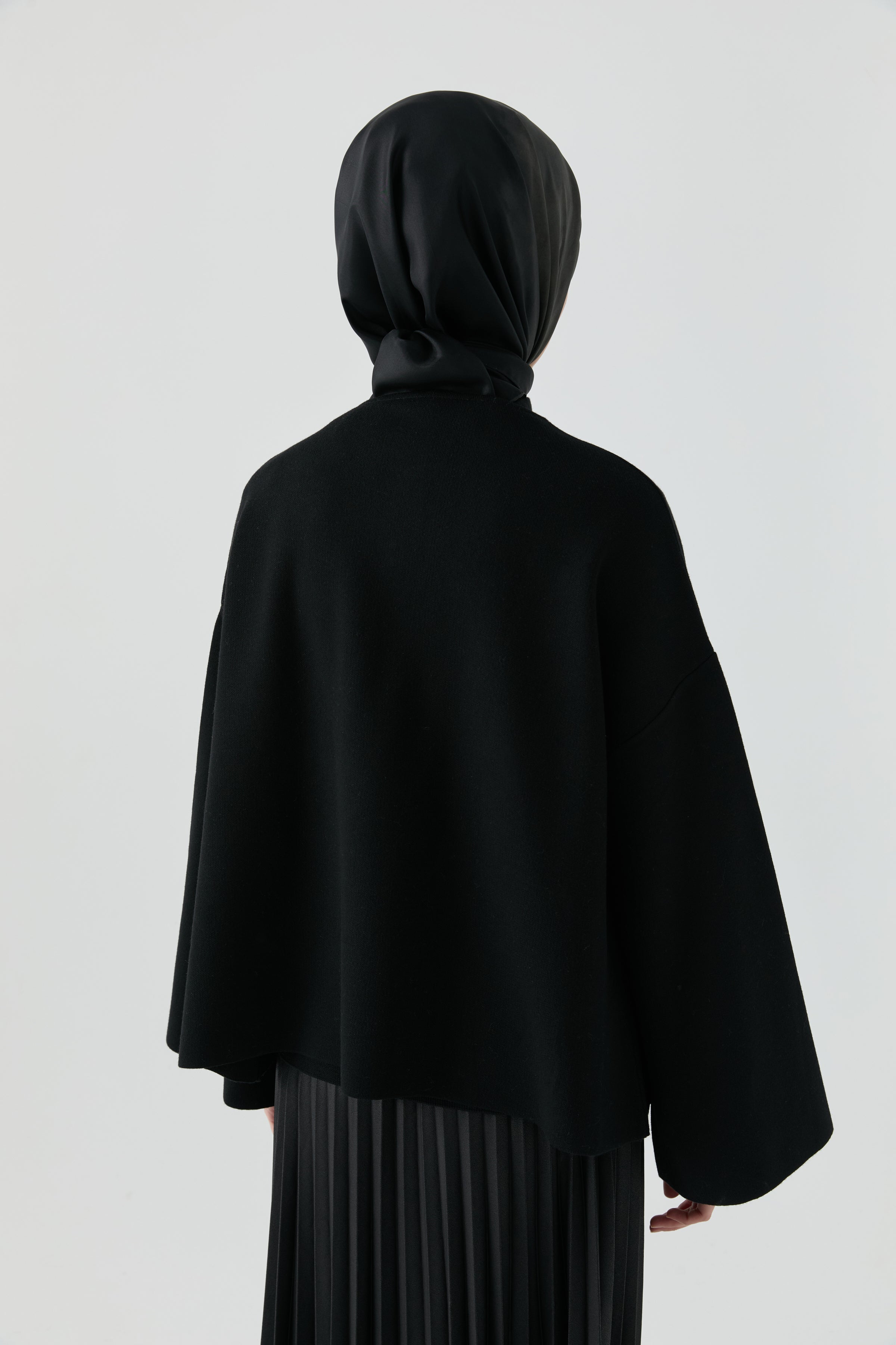 Bisiklet Yaka Hırka - Siyah TUGBA