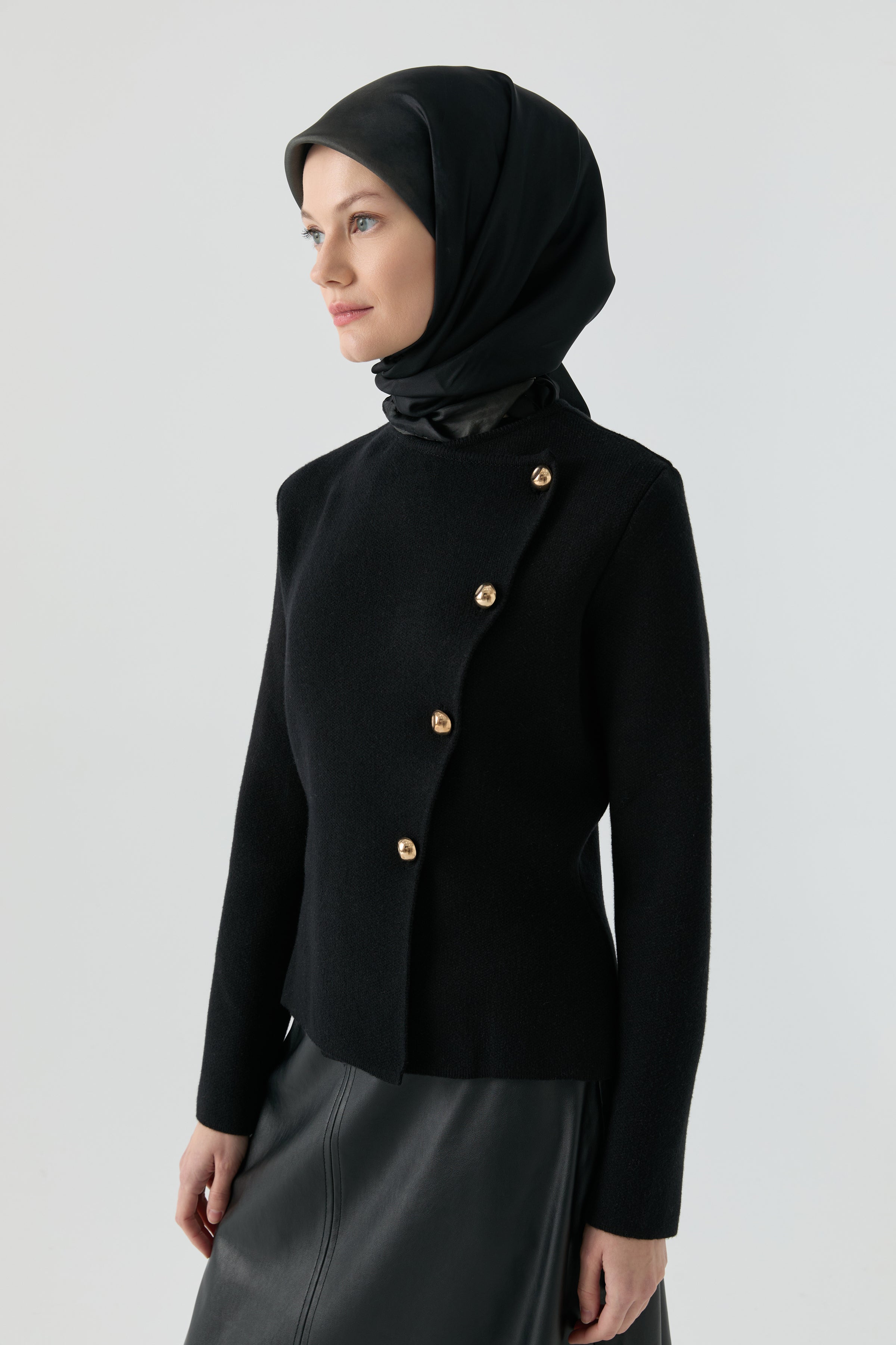 Asimetrik Hırka - Siyah TUGBA