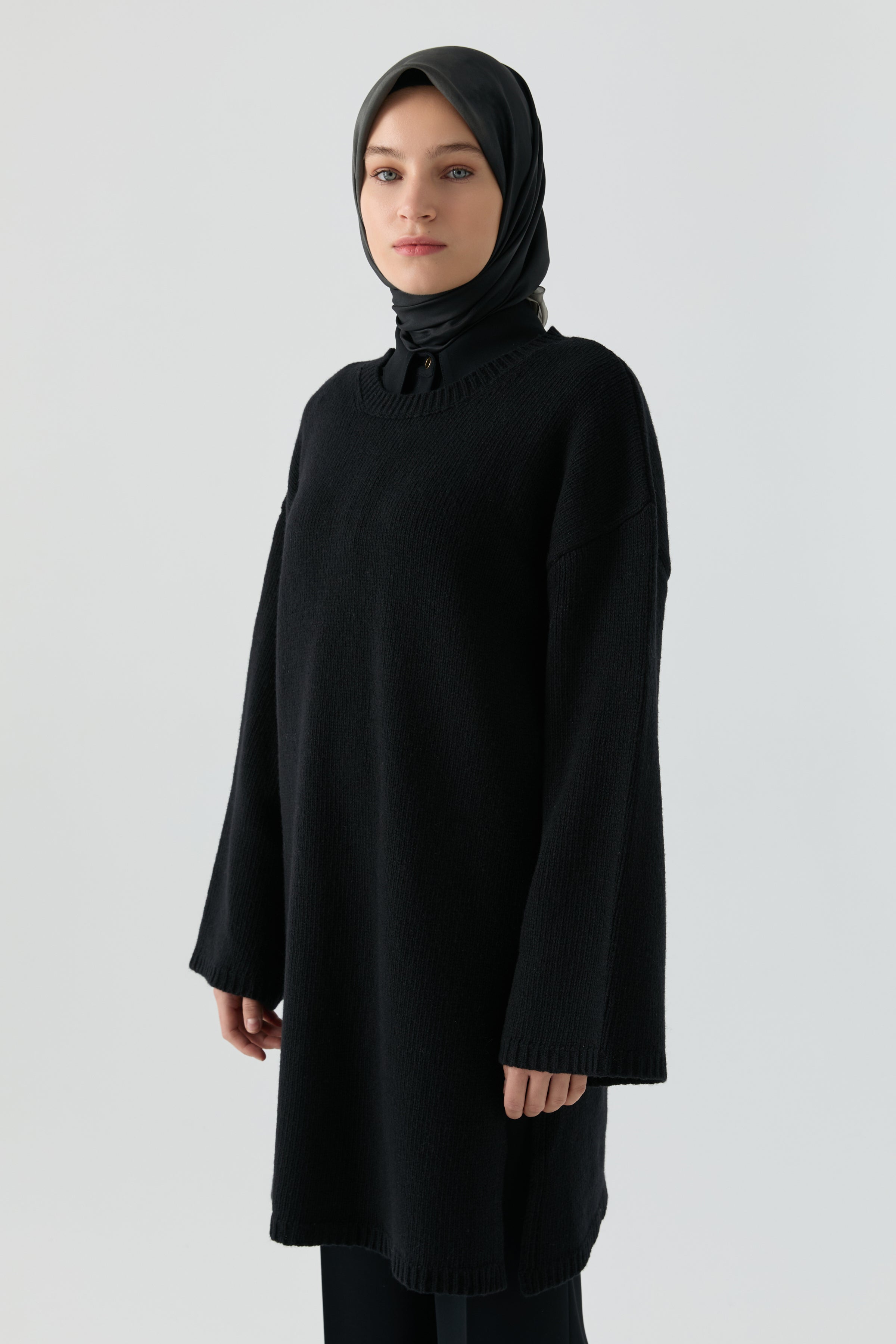 Bisiklet Yaka Tunik - Siyah TUGBA