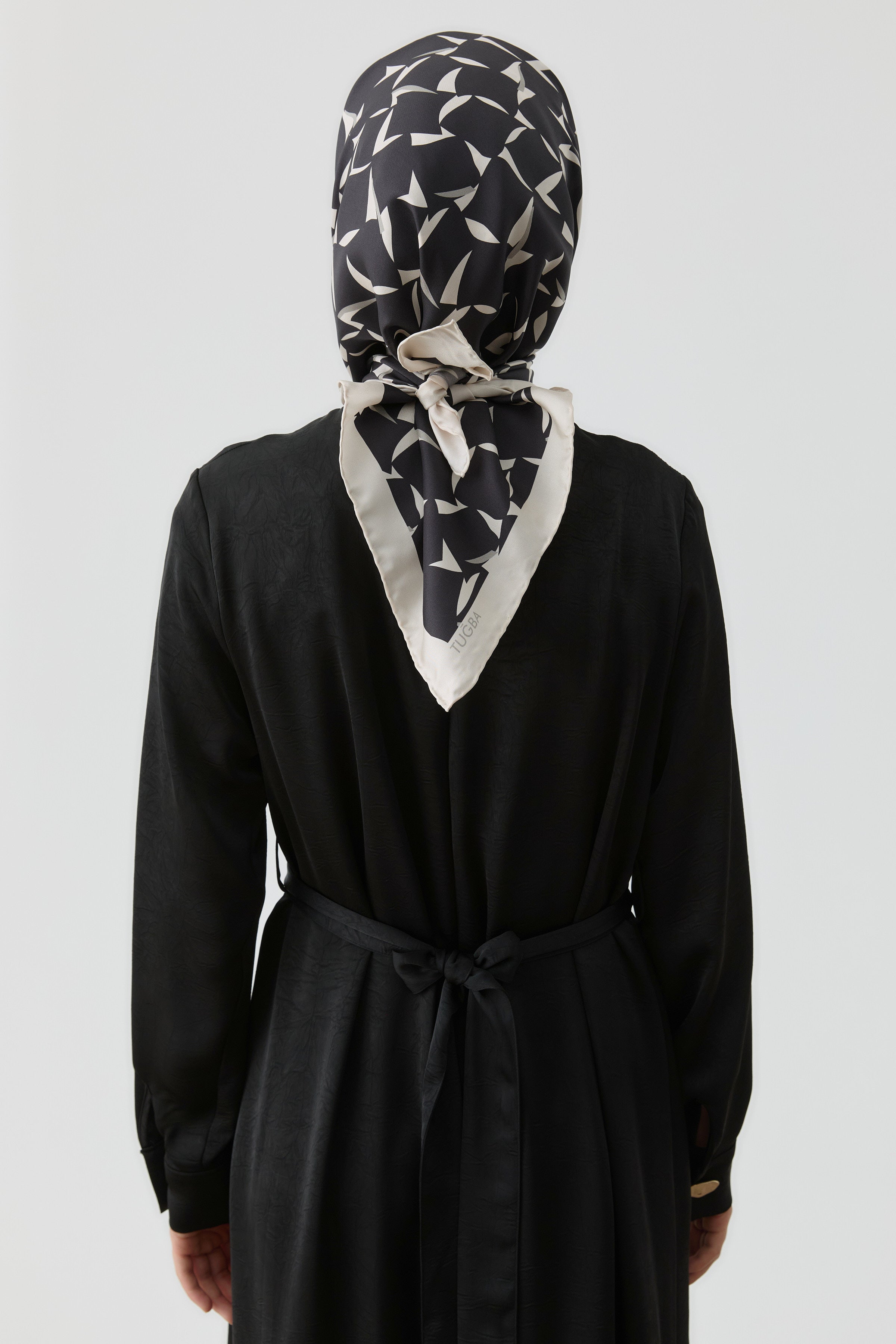 Mizan Twill İpek Eşarp - Ekru - Siyah TUGBA