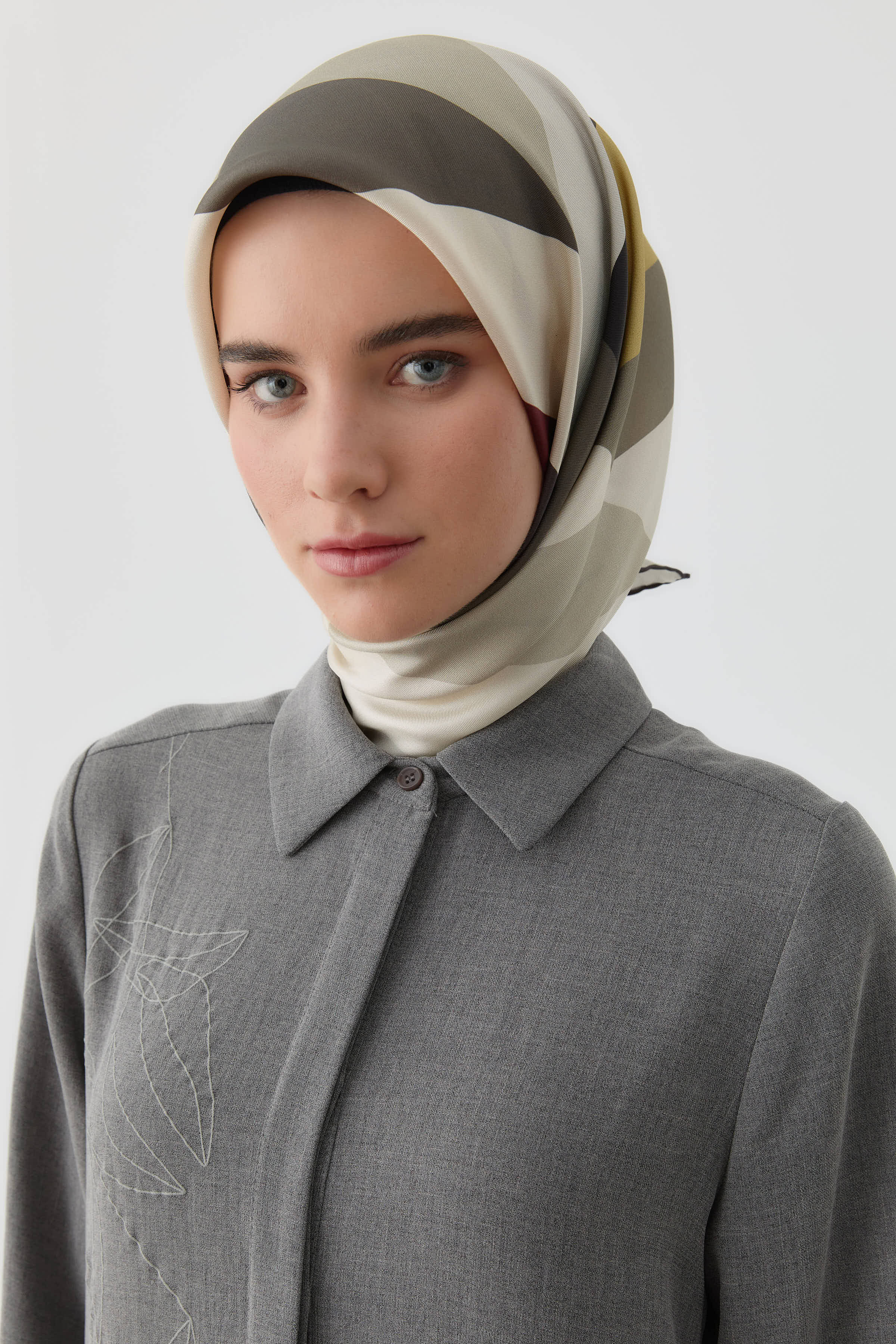 Pera Twill İpek Eşarp - Bej - Siyah TUGBA