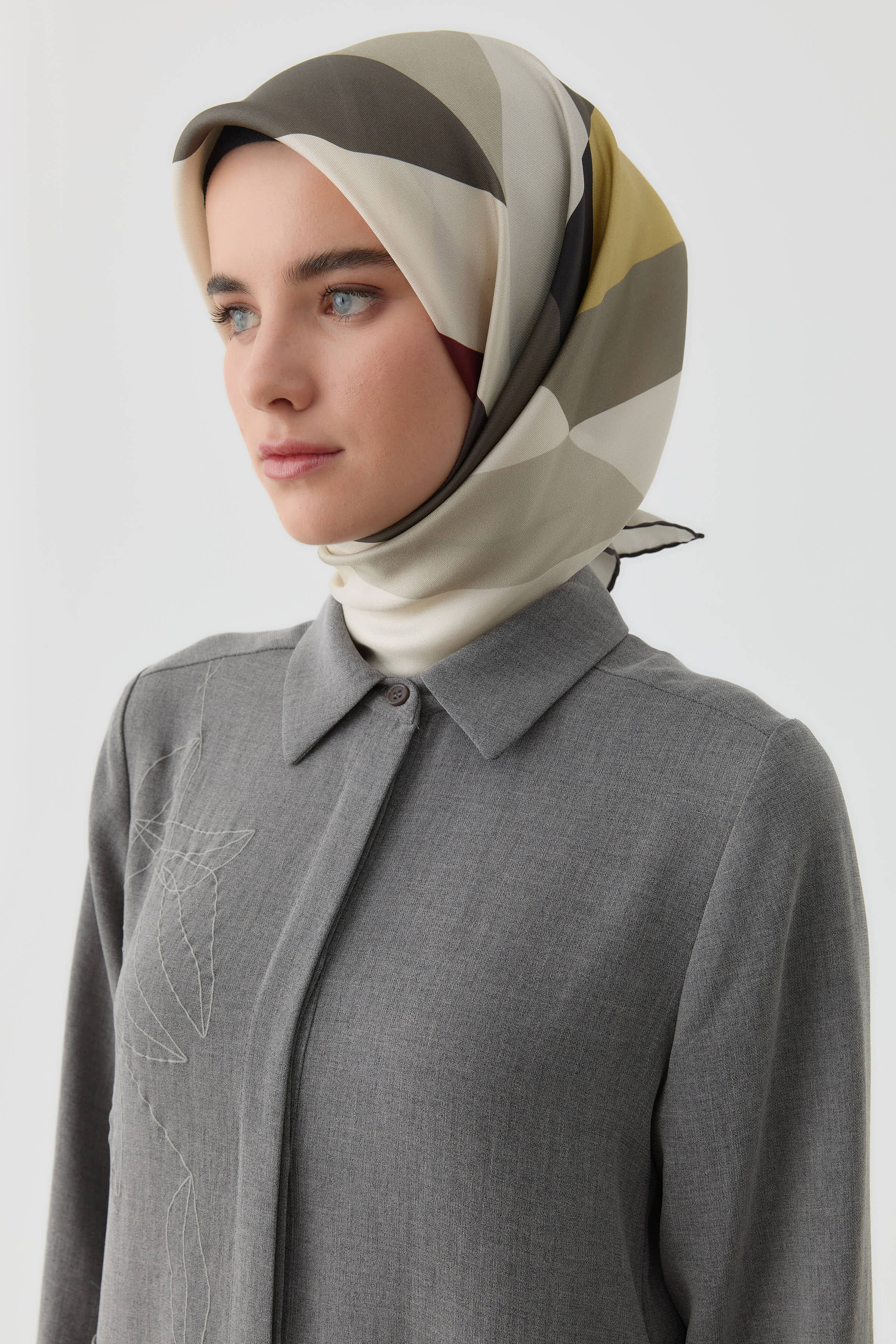 Pera Twill İpek Eşarp - Bej - Siyah TUGBA