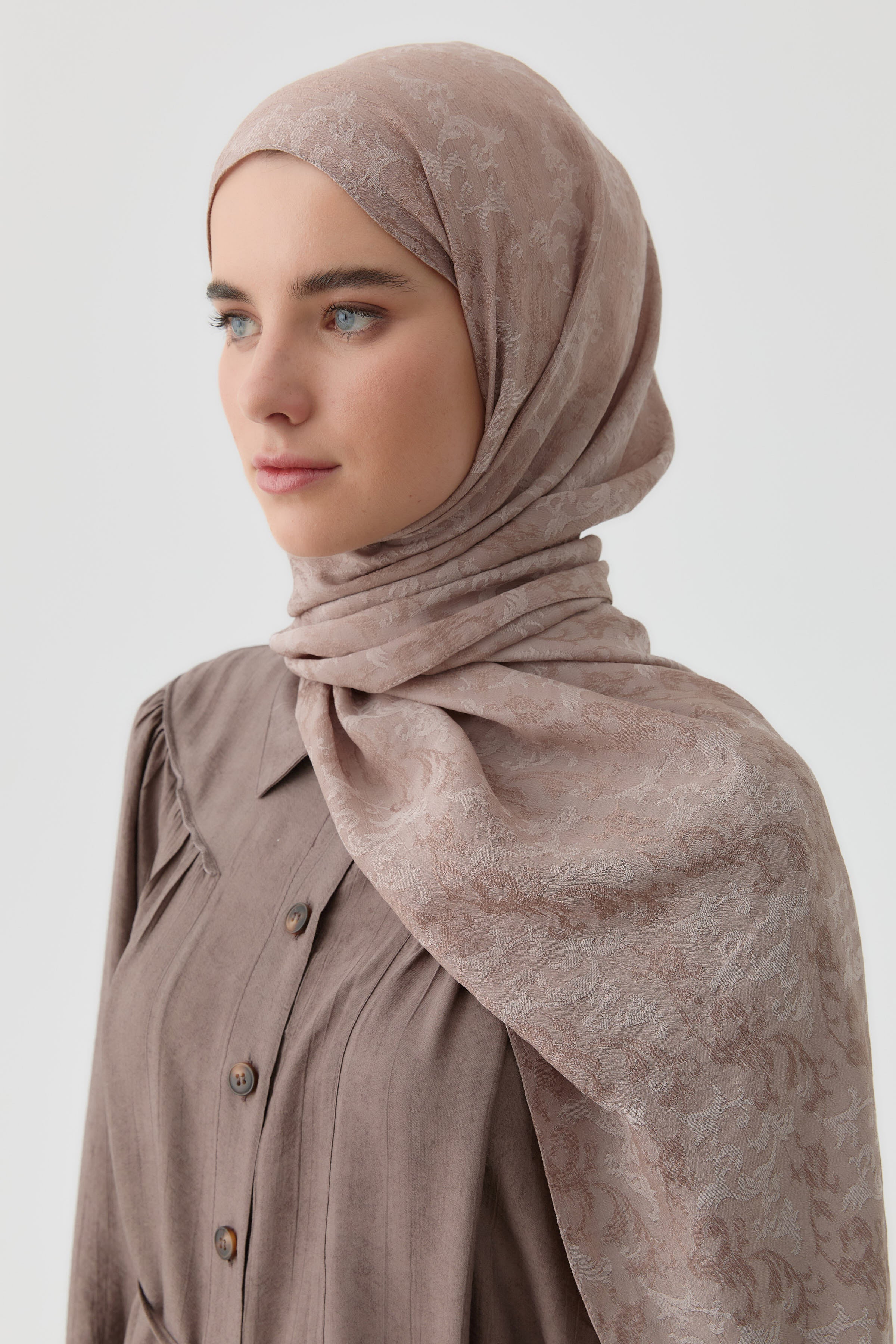 Motifli Jakar Şal - Vizon TUGBA