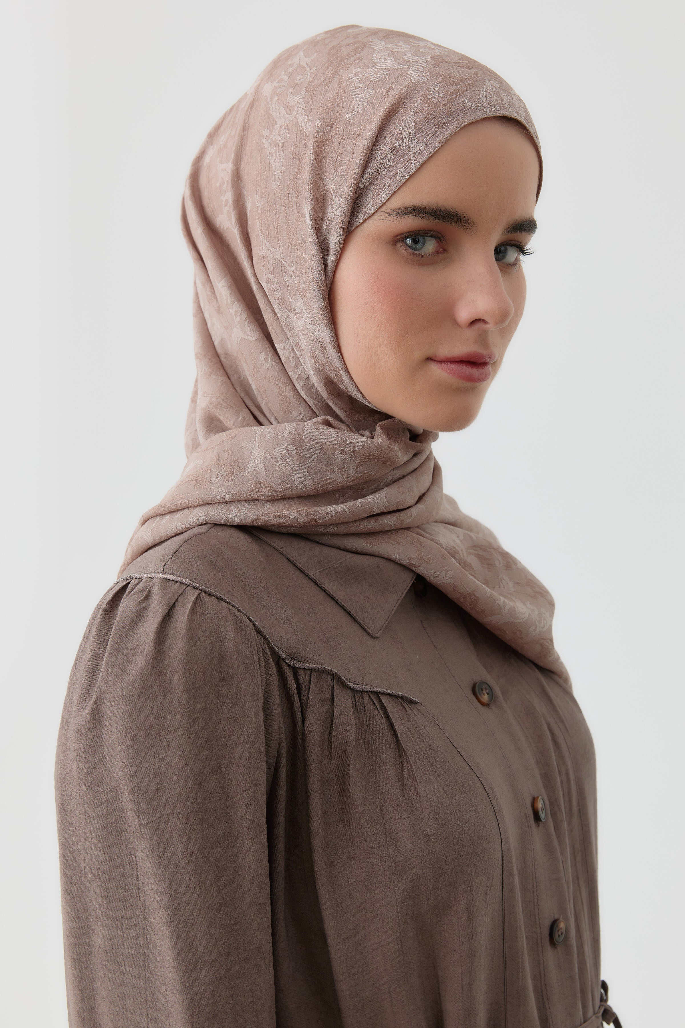 Motifli Jakar Şal - Vizon TUGBA