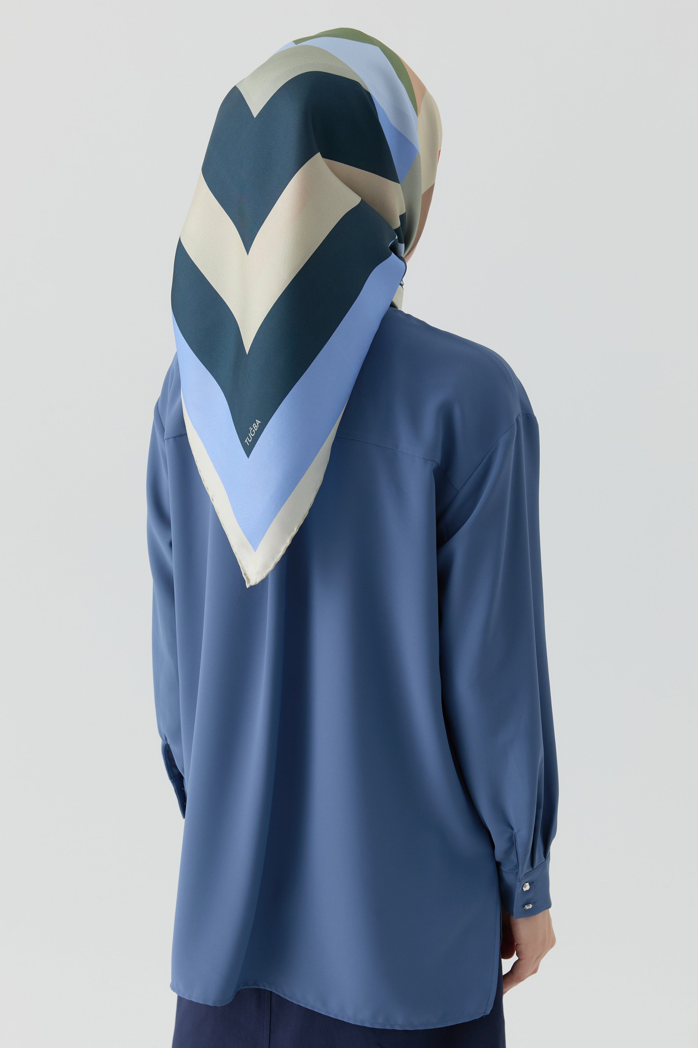 Yırtmaçlı Asimetrik Kesim Bluz - İndigo TUGBA