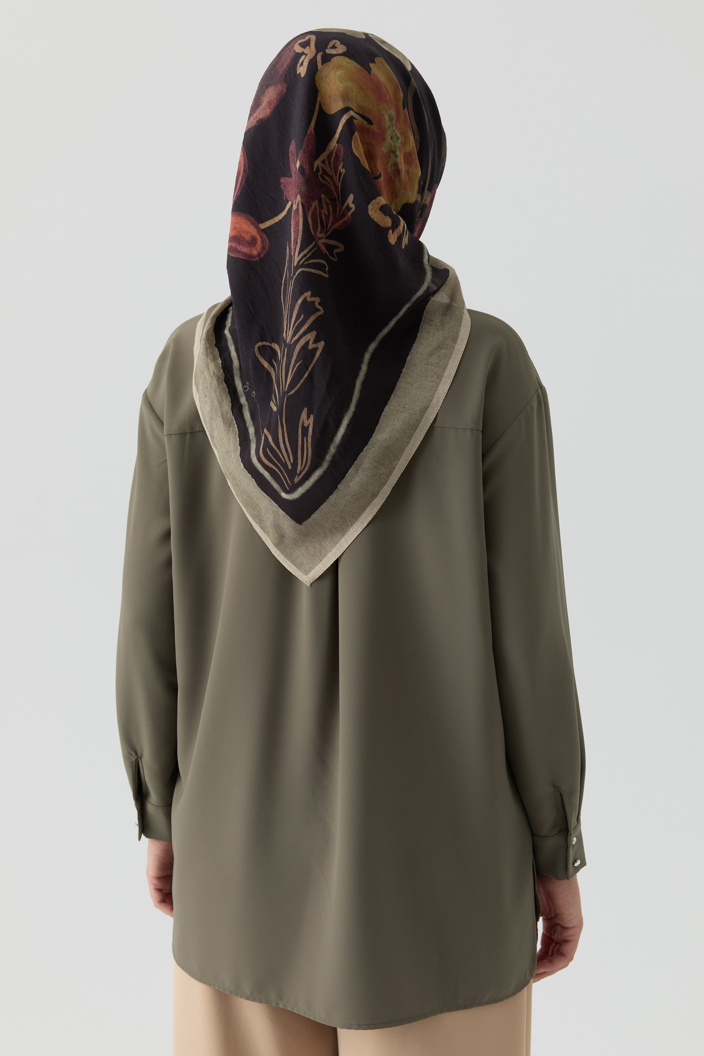 Yırtmaçlı Asimetrik Kesim Bluz - Haki TUGBA