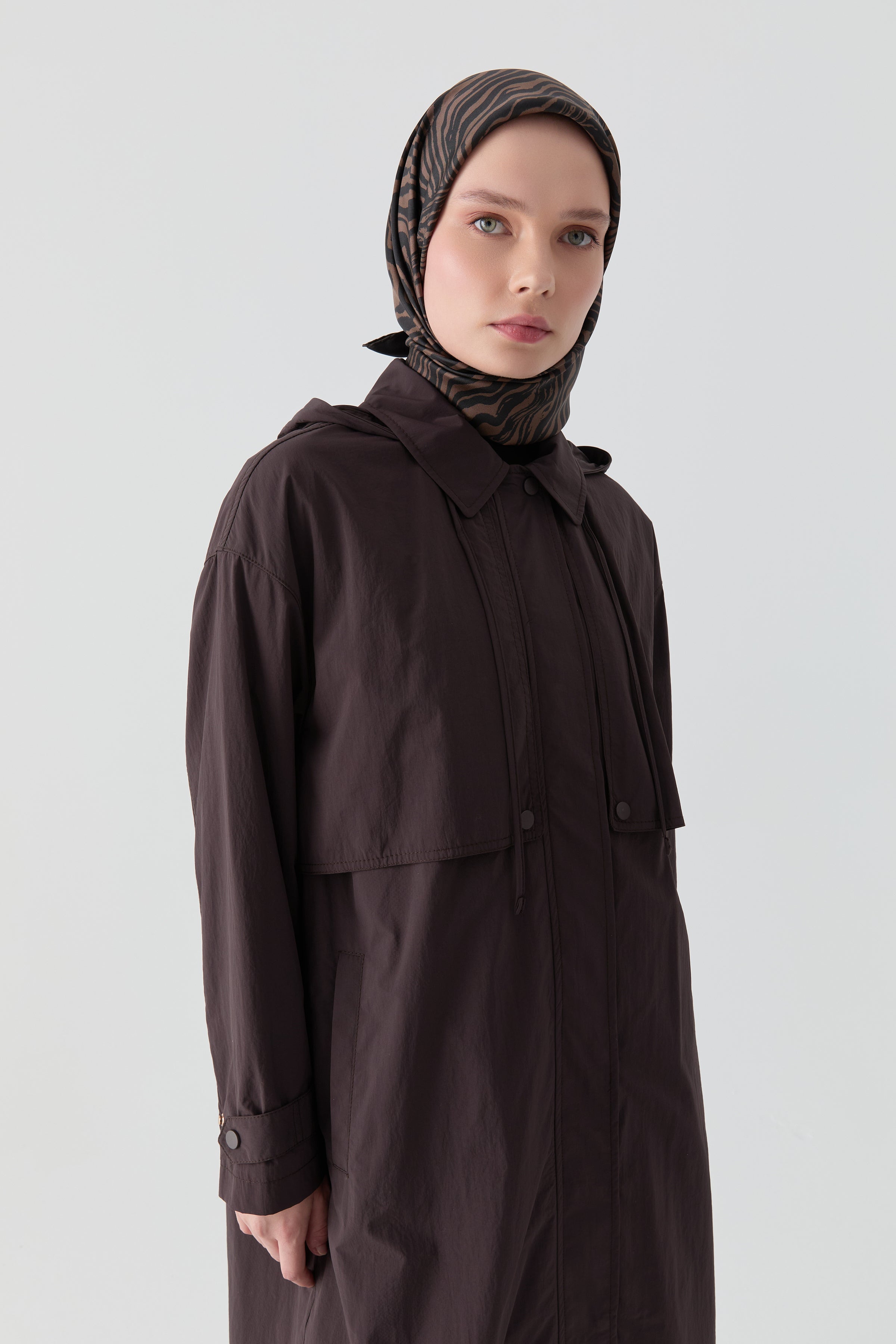 File Detaylı Yağmurluk - Kahve TUGBA