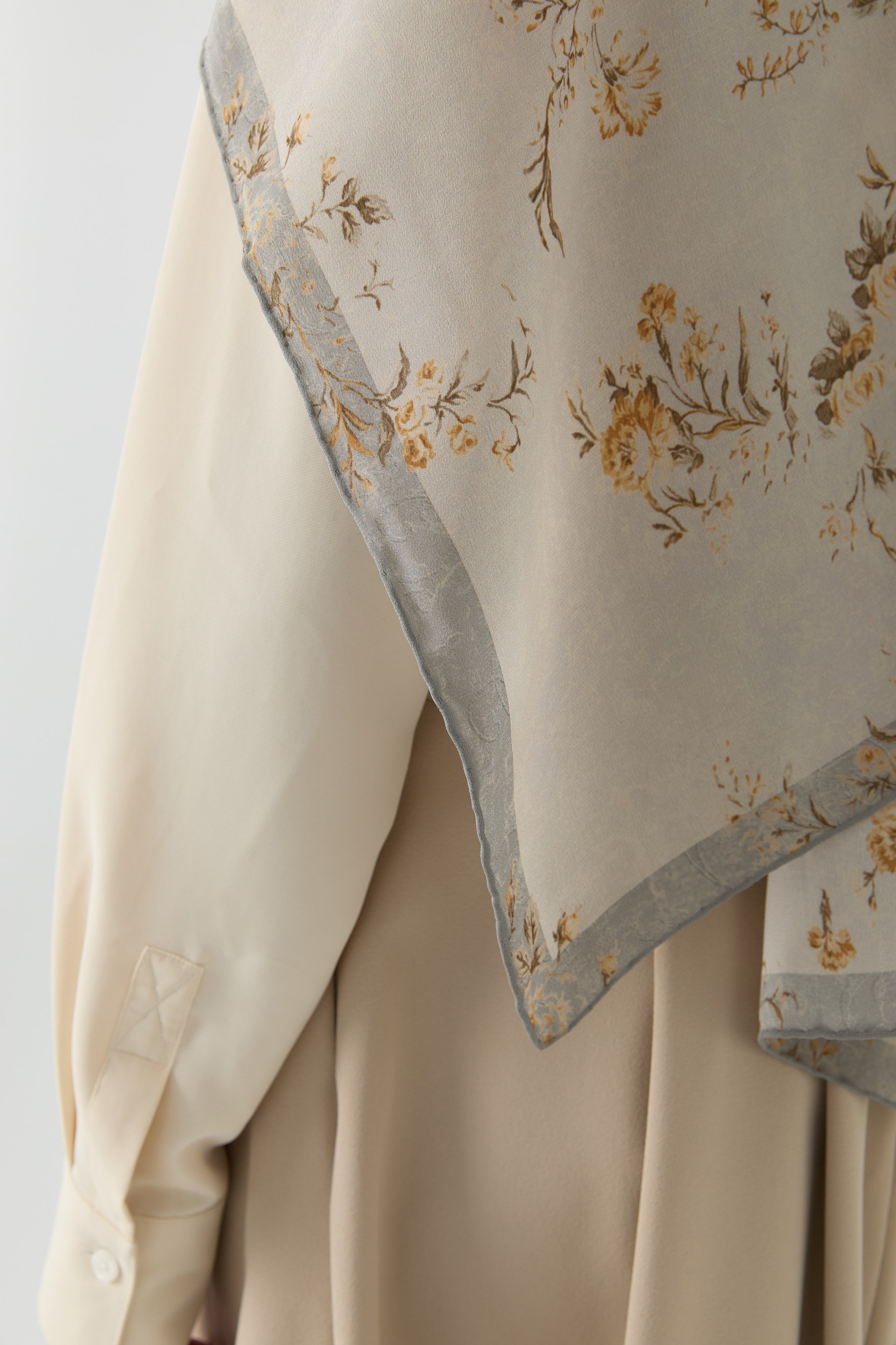 Güzide İpek Şal - Gri TUGBA