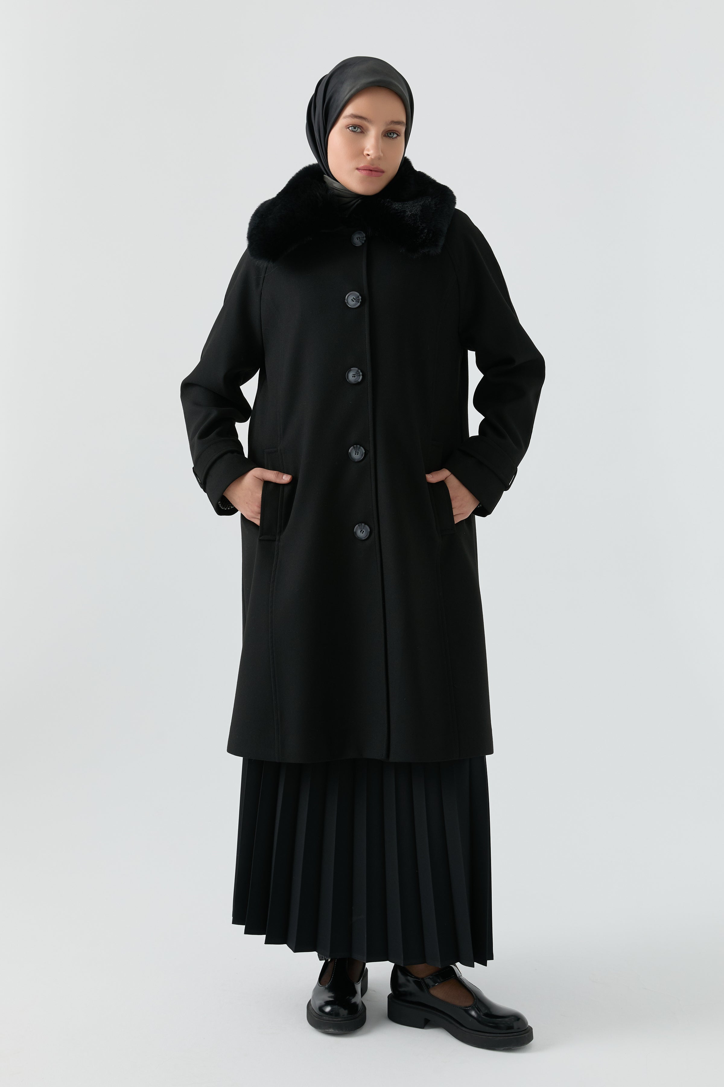 Reglan Kol Bant Detaylı Kaban - Siyah TUGBA