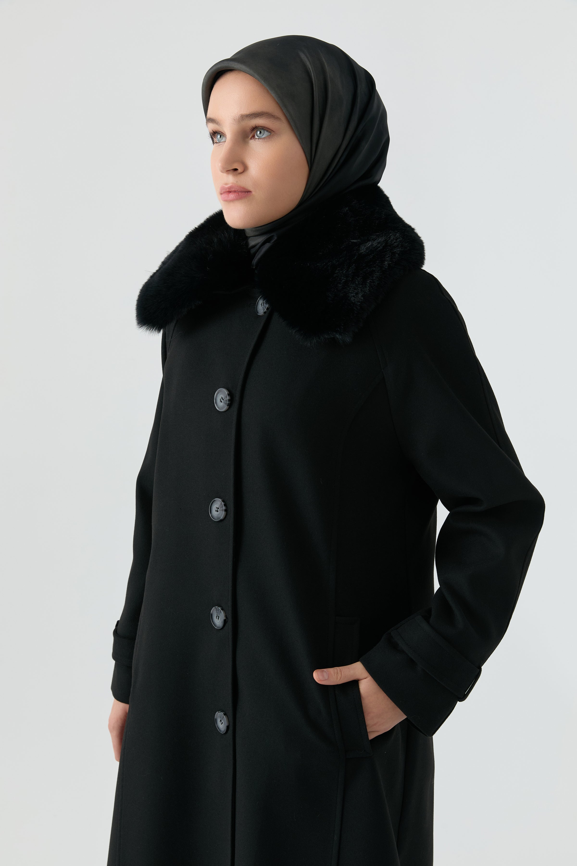 Reglan Kol Bant Detaylı Kaban - Siyah TUGBA