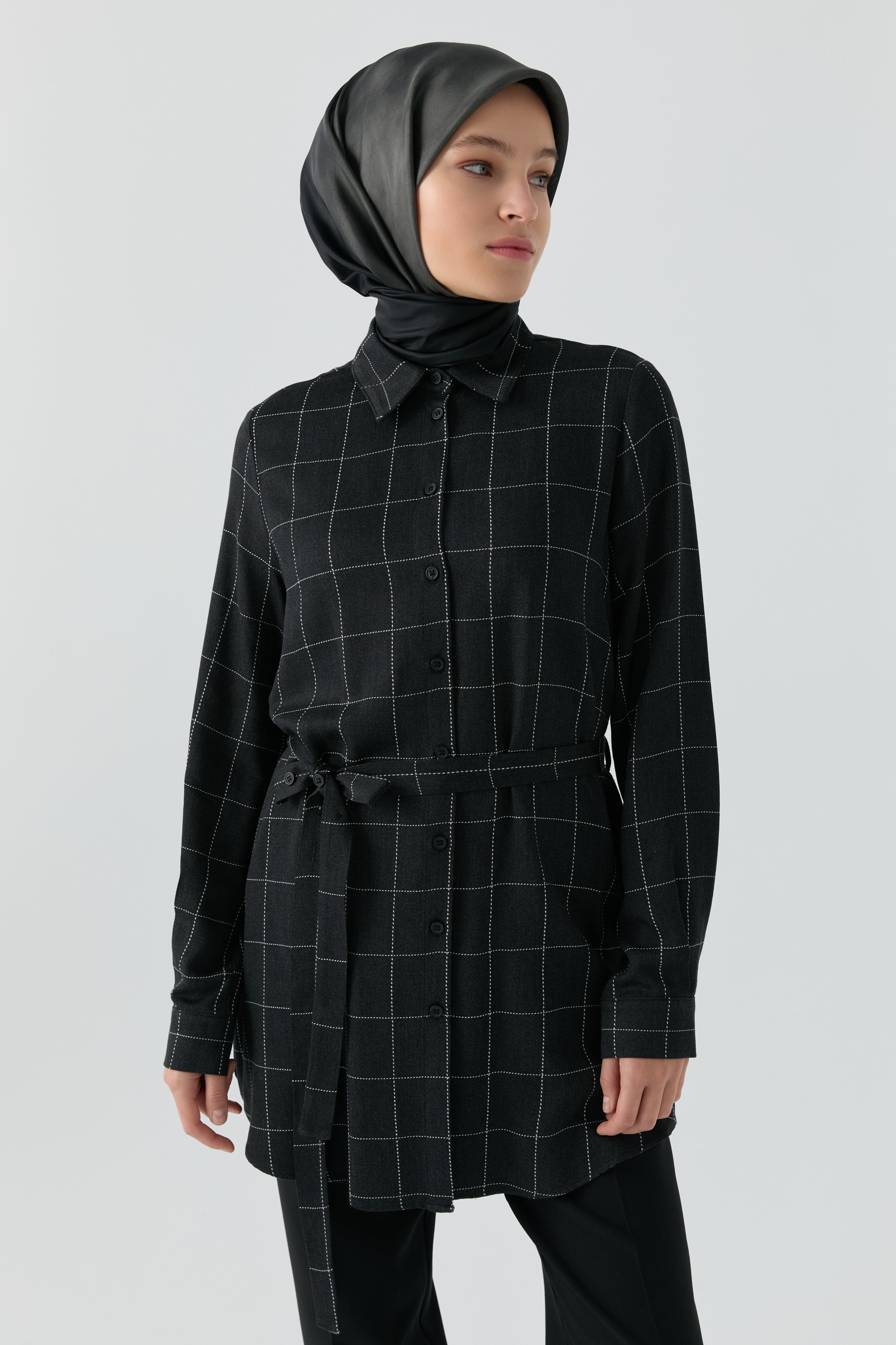 Kuşağı Düğme Detaylı Tunik - Siyah TUGBA