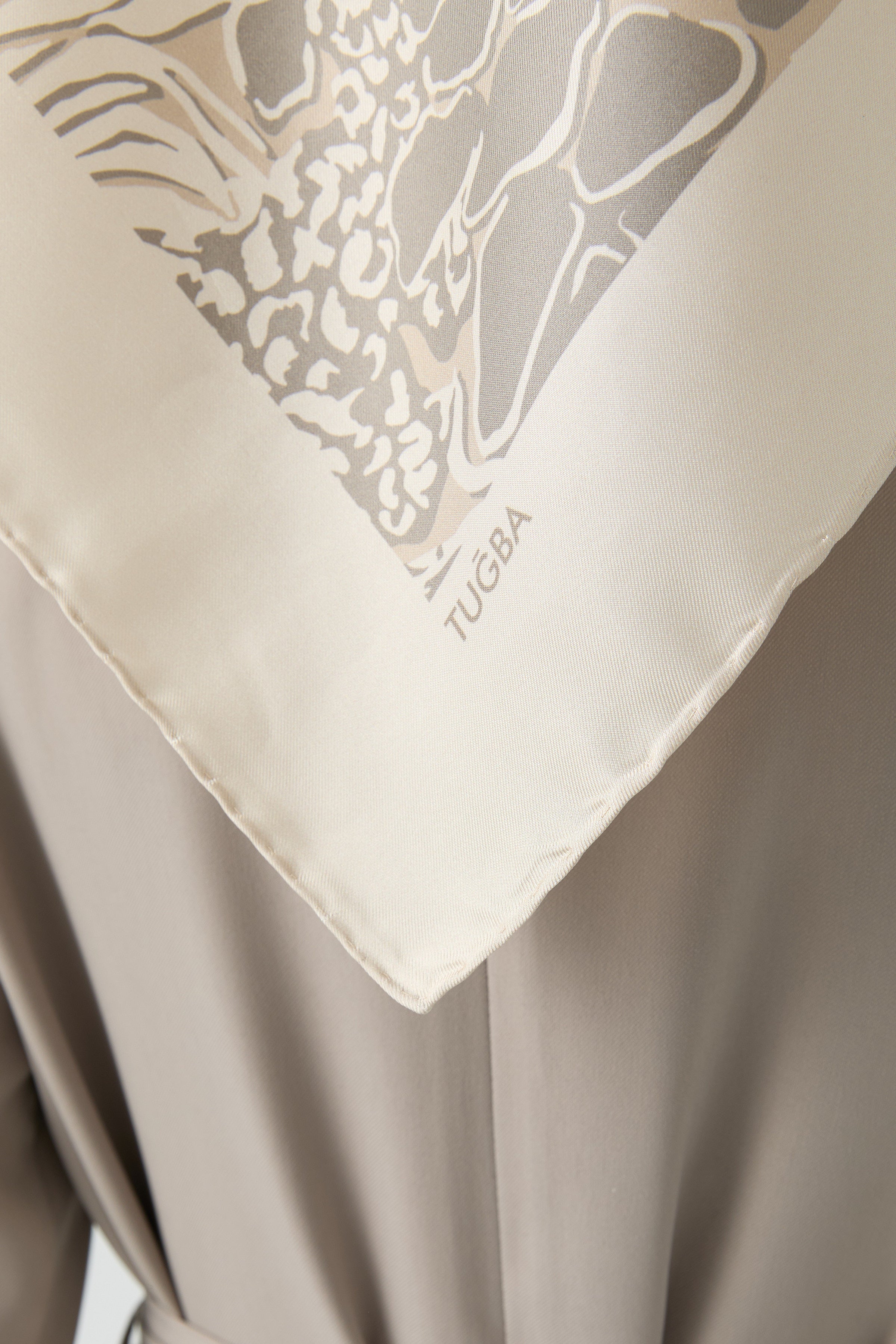 Arlina Twill İpek Eşarp - Bej TUGBA