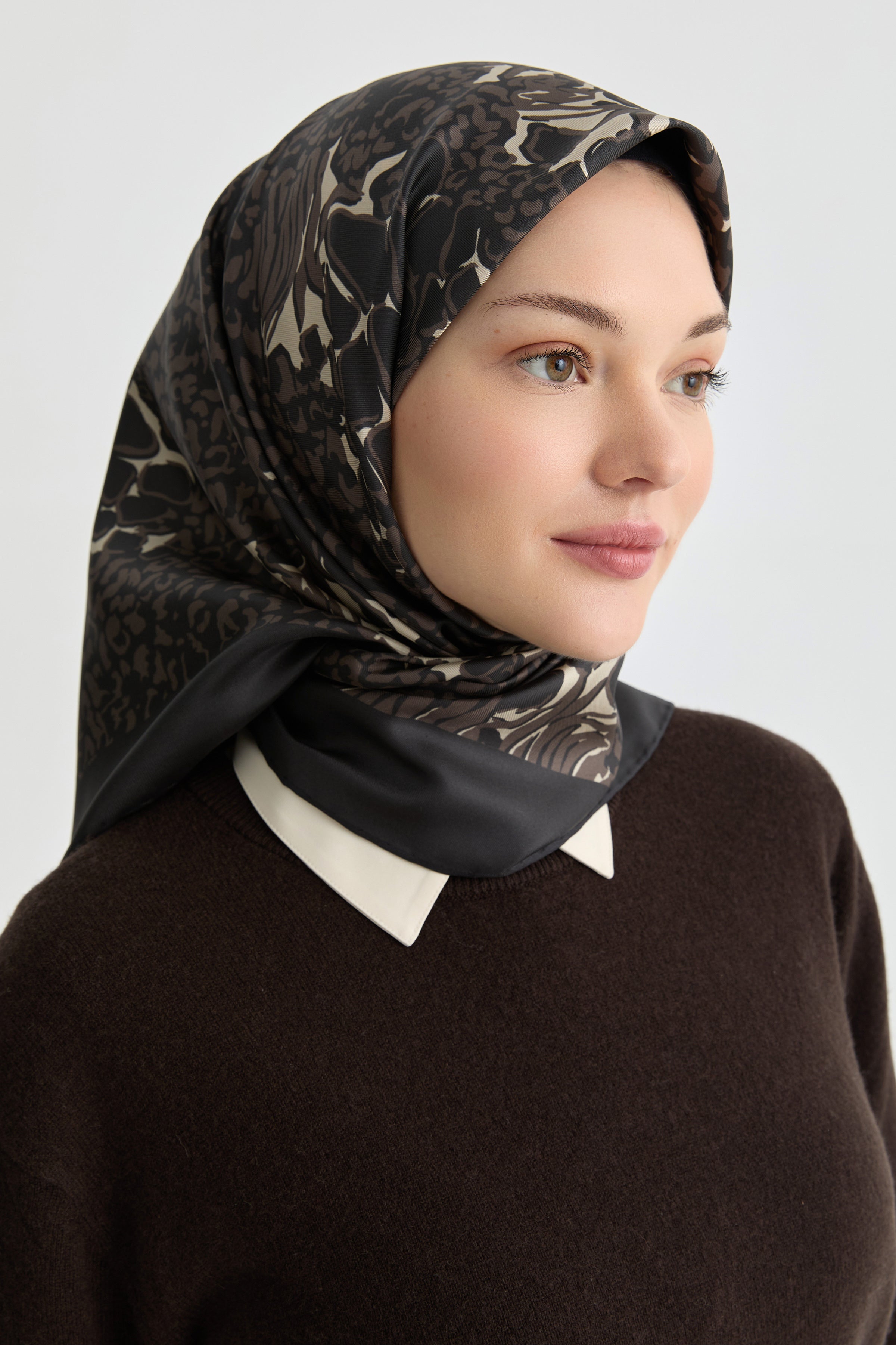 Arlina Twill İpek Eşarp - Kahve TUGBA