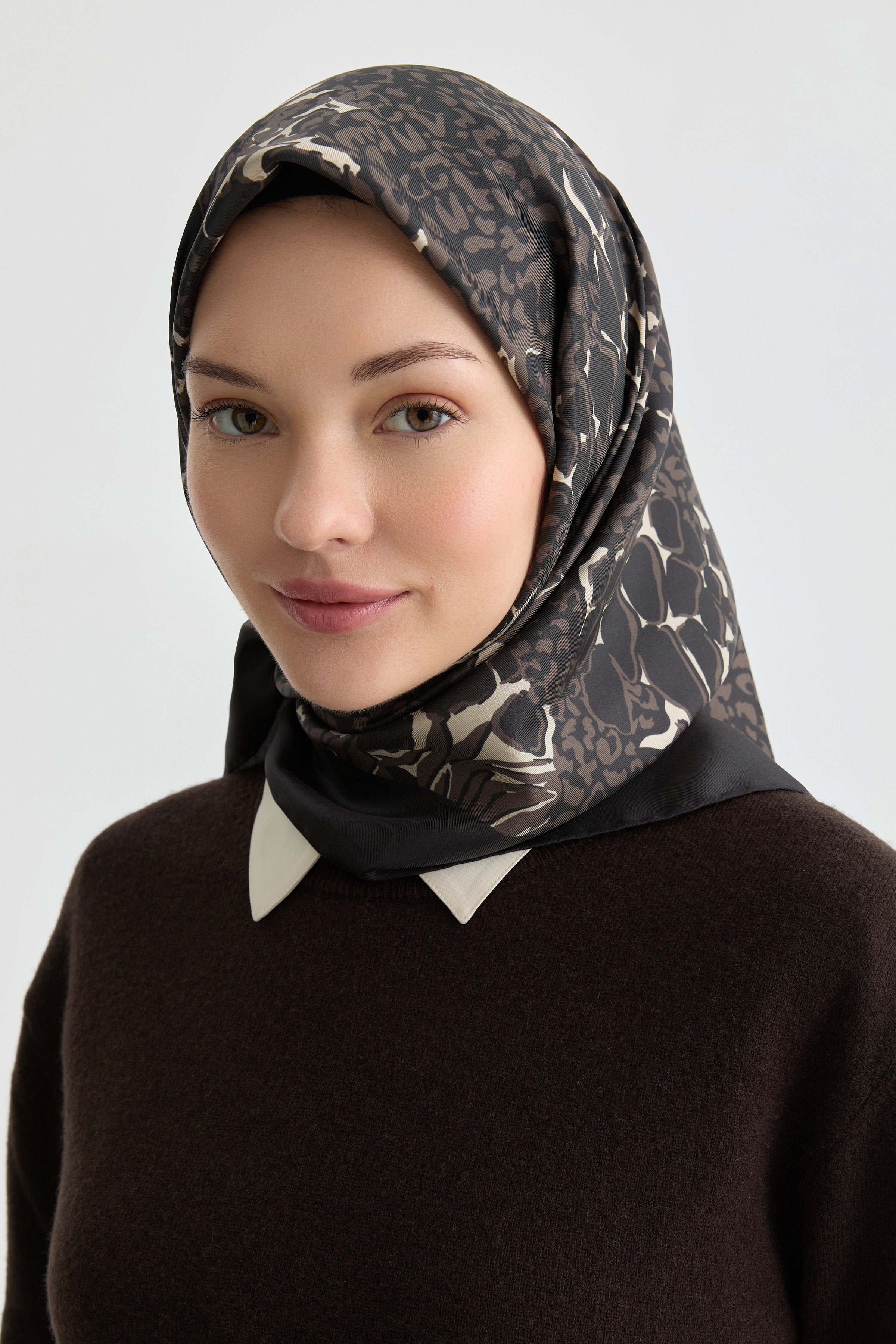 Arlina Twill İpek Eşarp - Kahve TUGBA