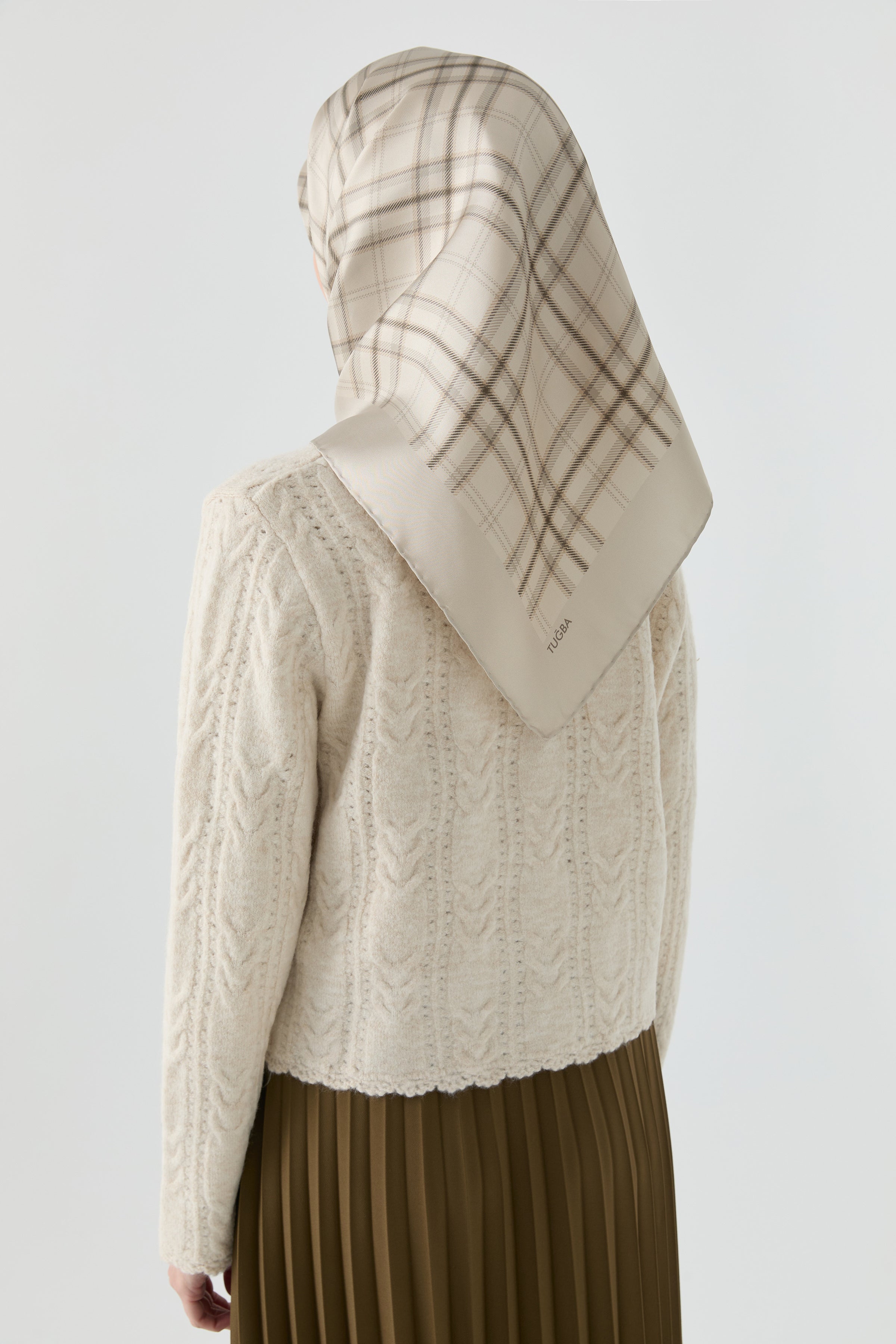 Tansel Twill İpek Eşarp - Bej TUGBA