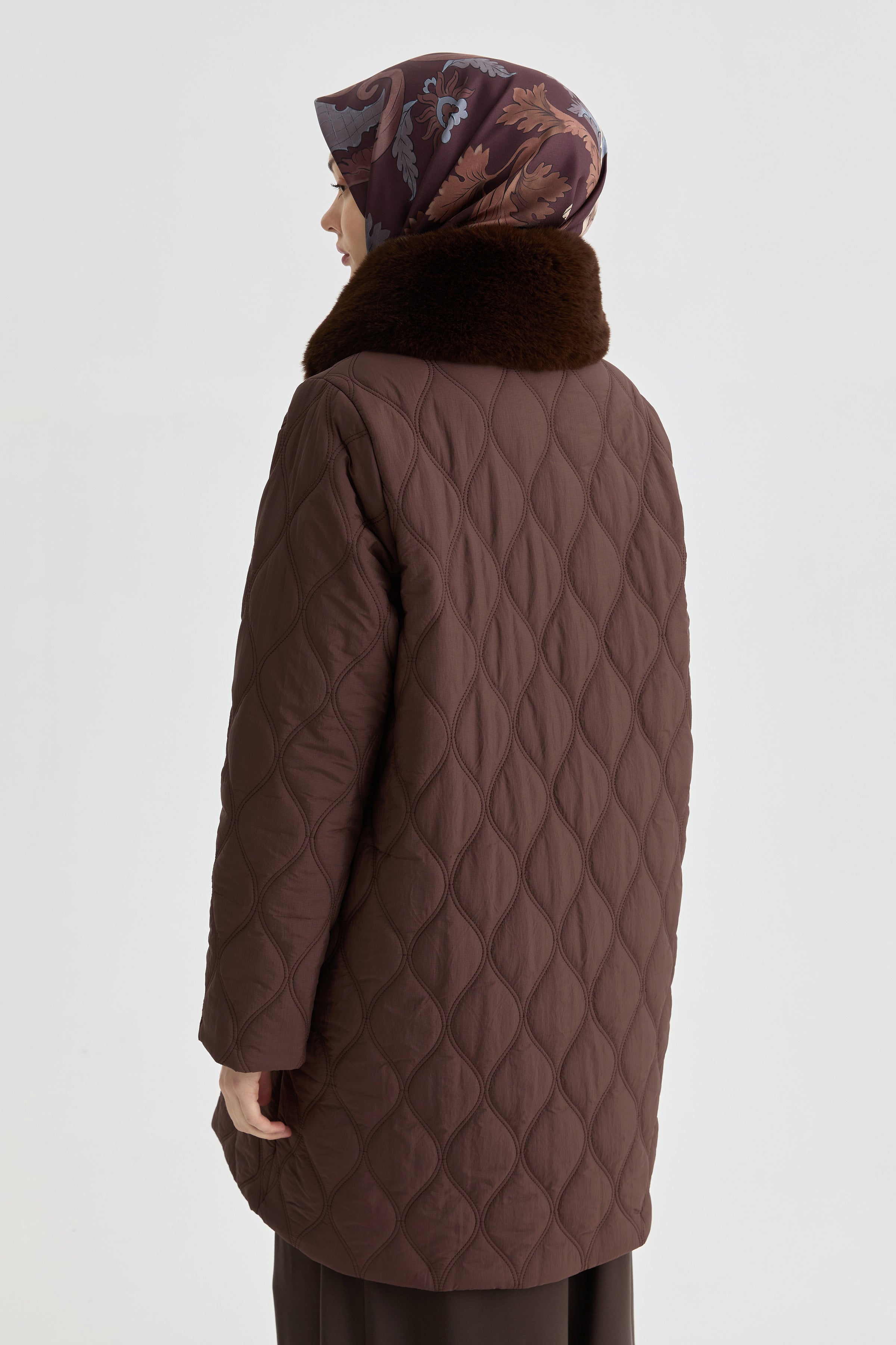 Yakası Kürk Detaylı Kaban - Kahve TUGBA