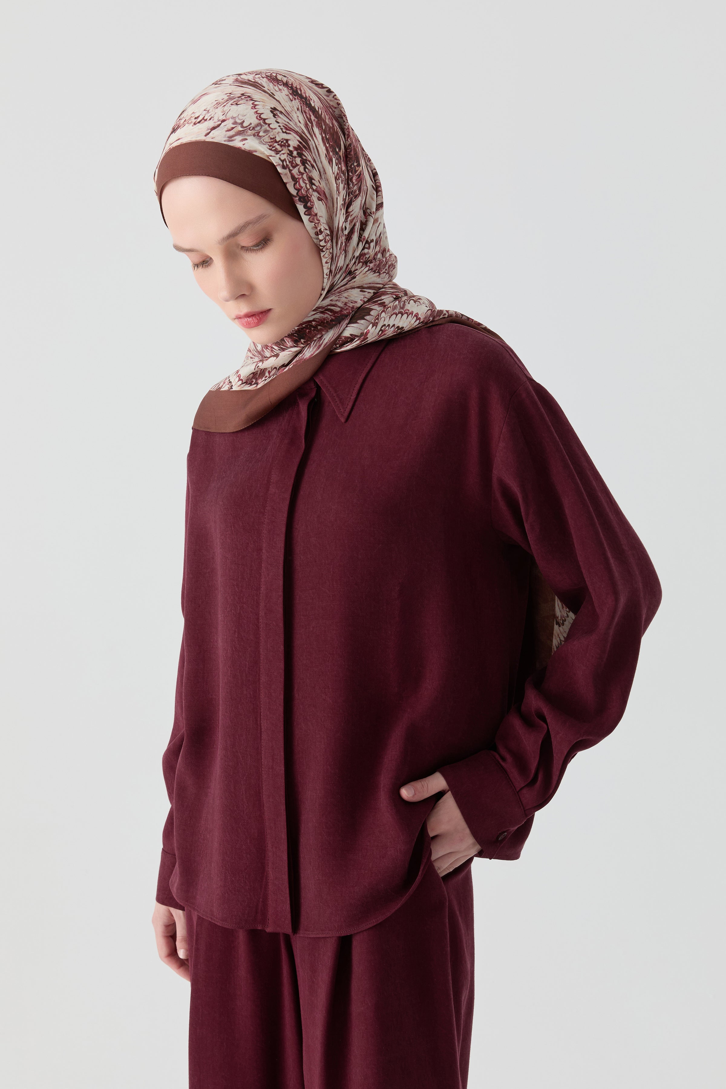 Önden Yırtmaçlı Gömlek - Bordo TUGBA