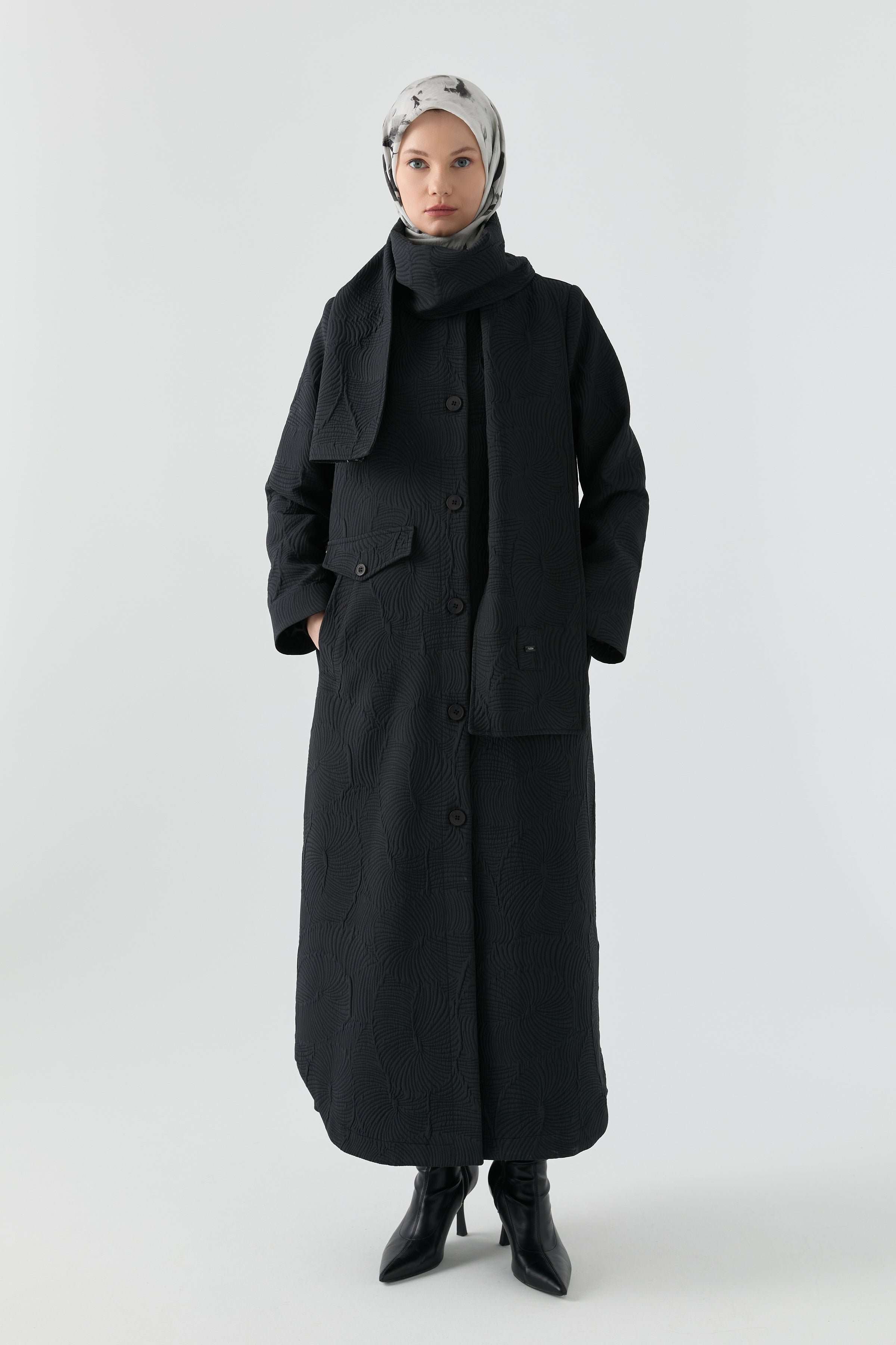 Kombinli Atkılı Kapitone Pardesü - Siyah TUGBA