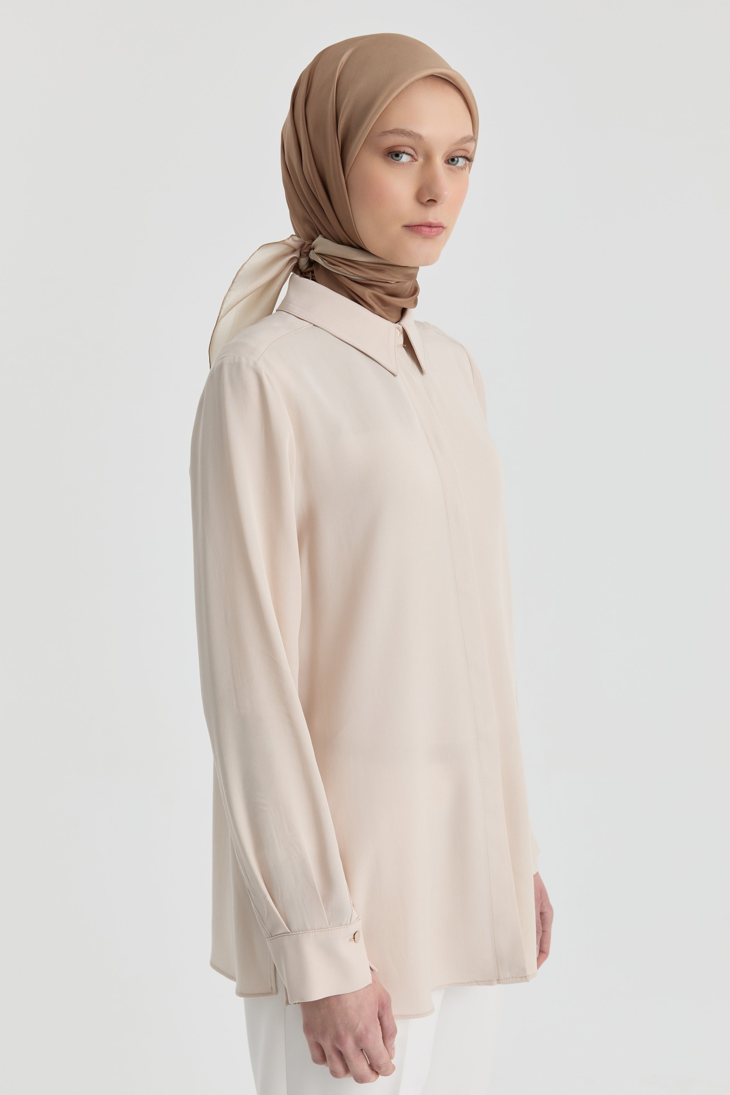 Yandan Yırtmaçlı Gömlek - Taş TUGBA