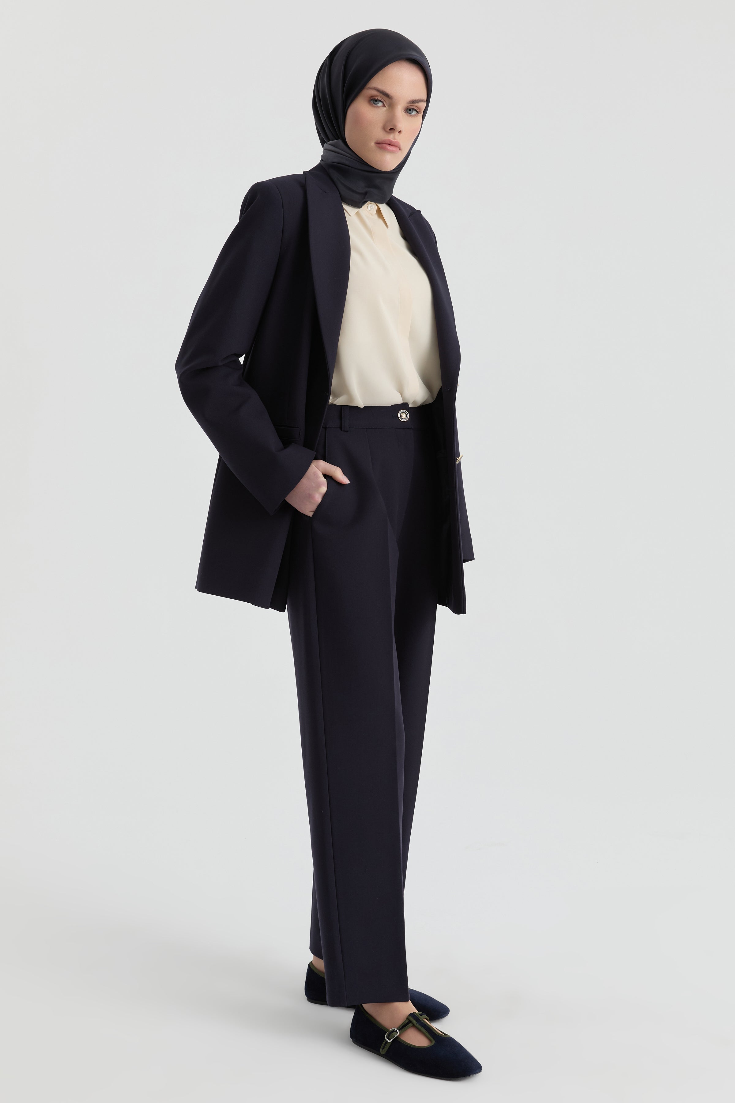 Gold Düğme Detaylı Ceket Pantolon Takım - Lacivert TUGBA