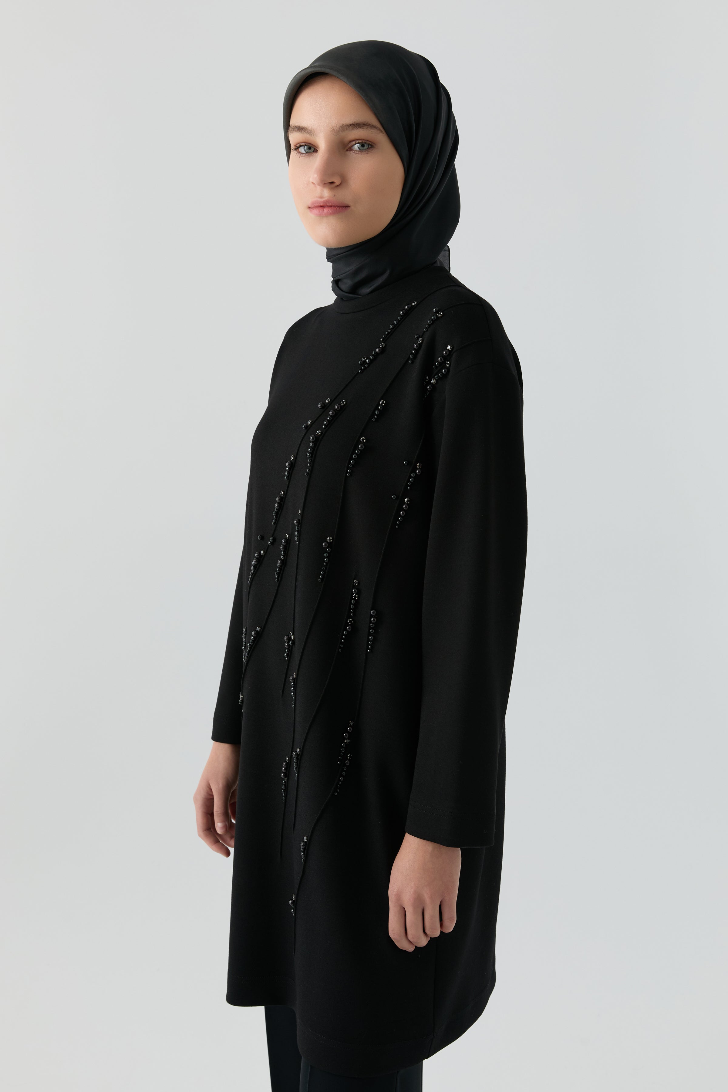 Önü Taş Detaylı Tunik - Siyah TUGBA