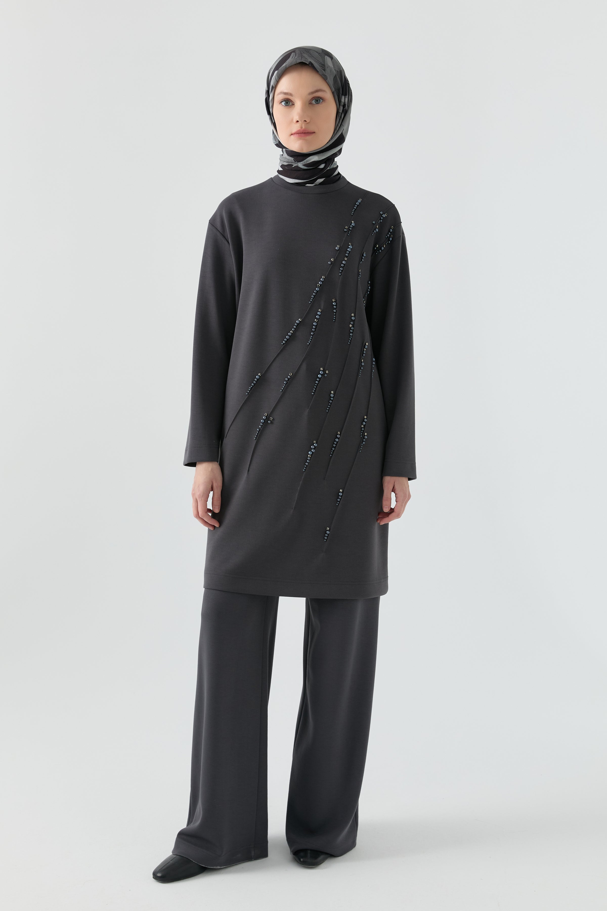 Önü Taş Detaylı Tunik - Antrasit TUGBA