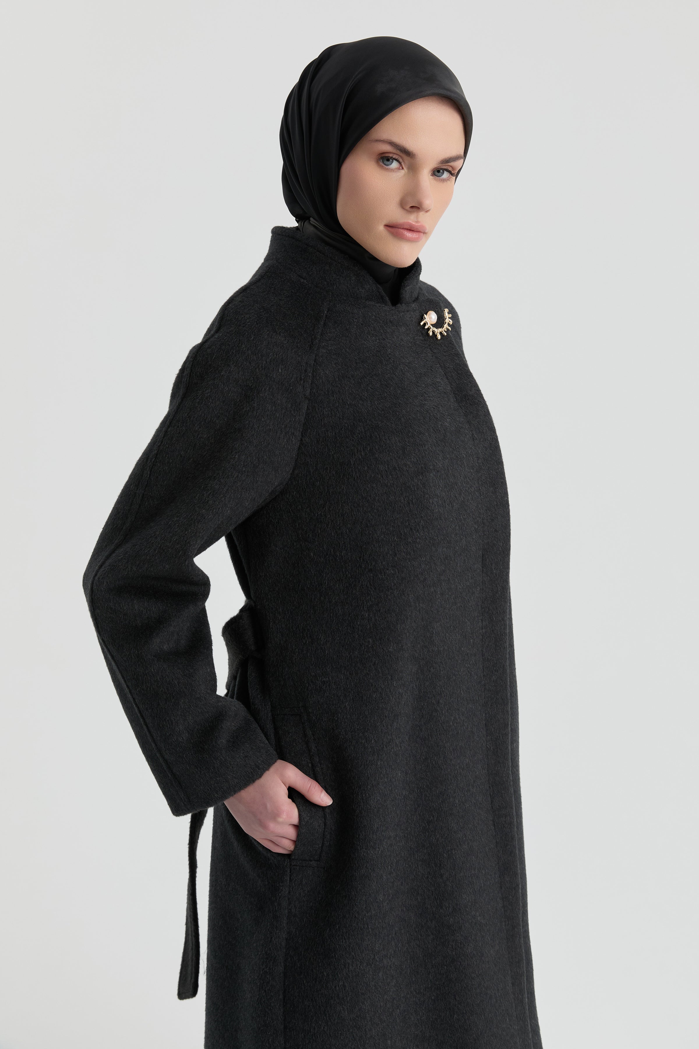 Broş Detaylı Manto - Antrasit TUGBA